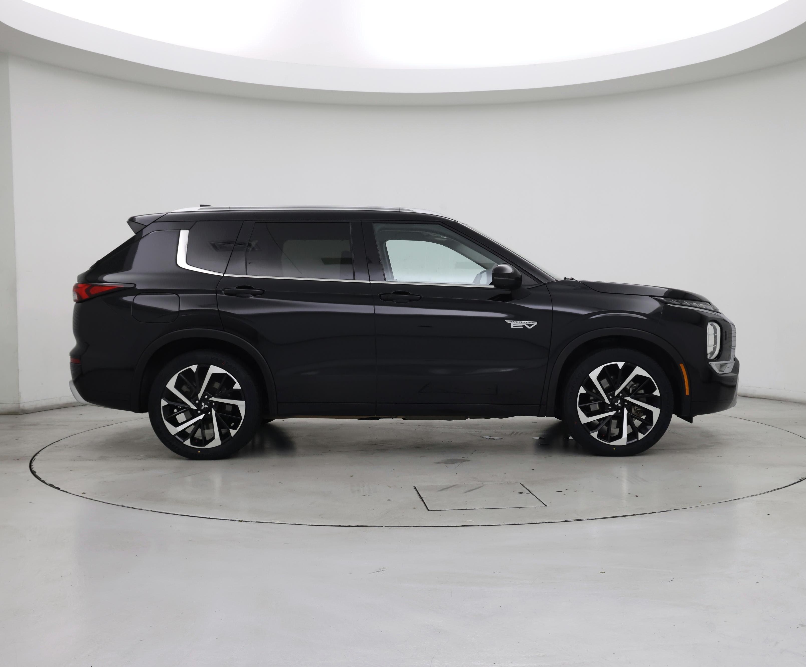 Thumbnail: 2024 Mitsubishi Outlander - 7