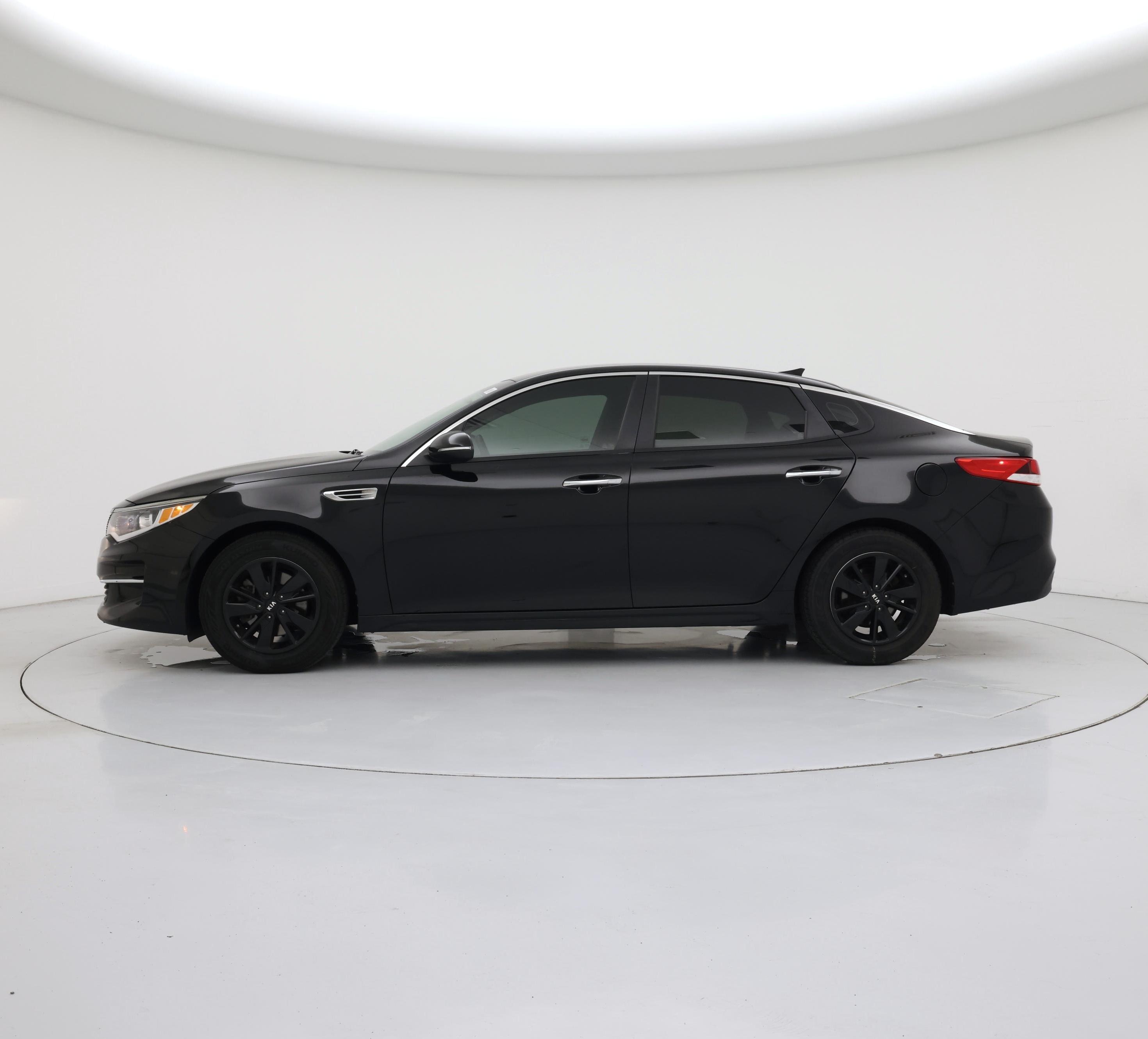 Thumbnail: 2018 Kia Optima - 3