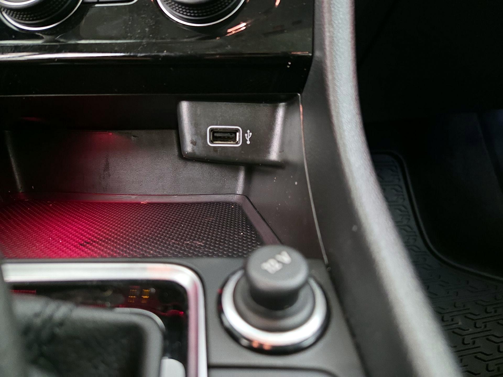 Thumbnail: 2019 Volkswagen Jetta - 19