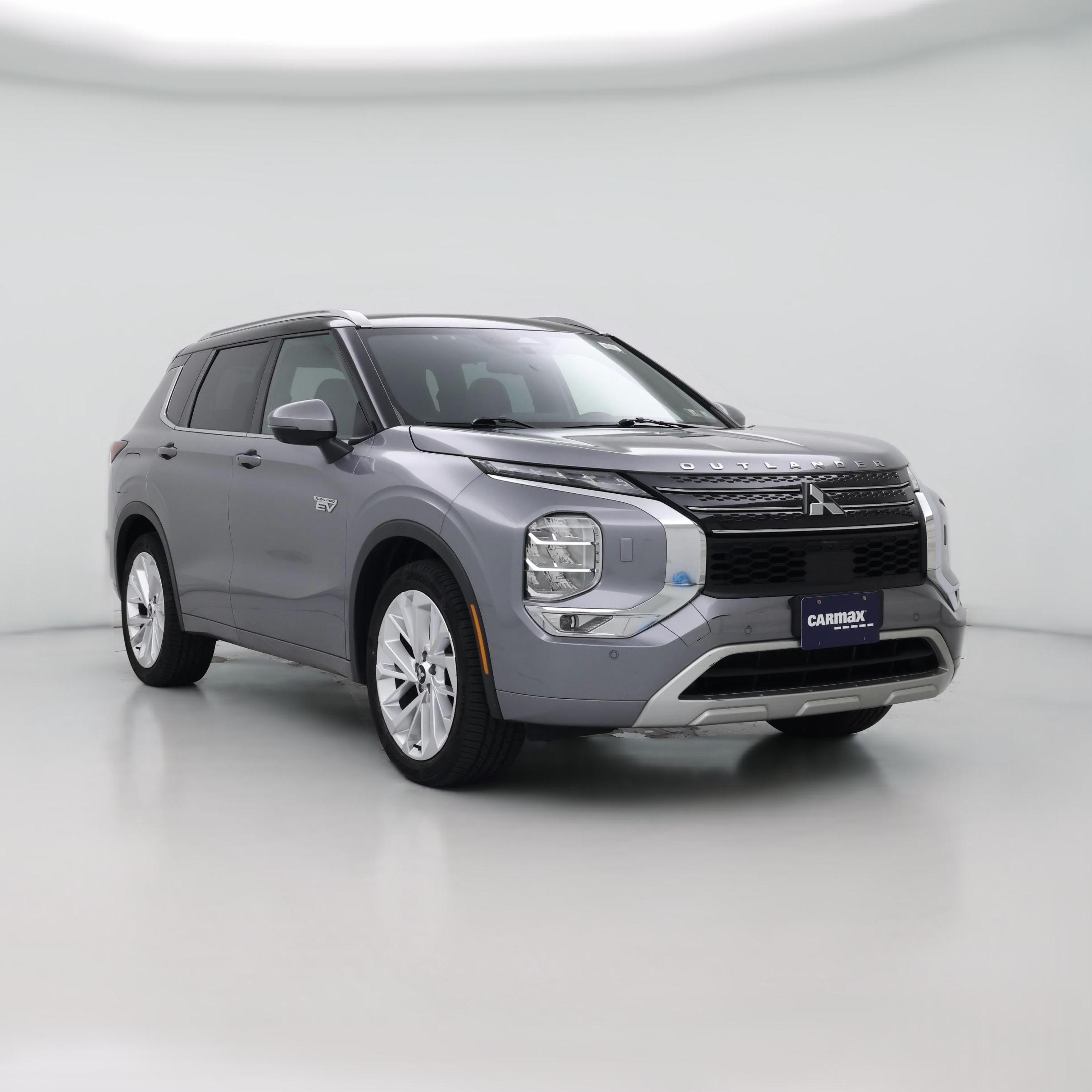 Thumbnail: 2023 Mitsubishi Outlander - 1