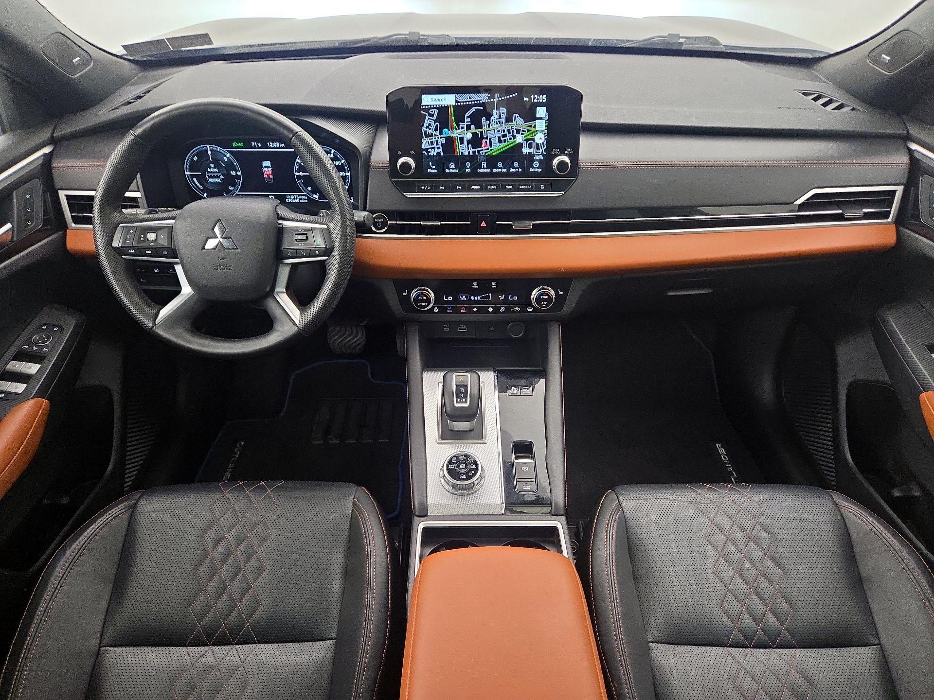 Thumbnail: 2023 Mitsubishi Outlander - 9