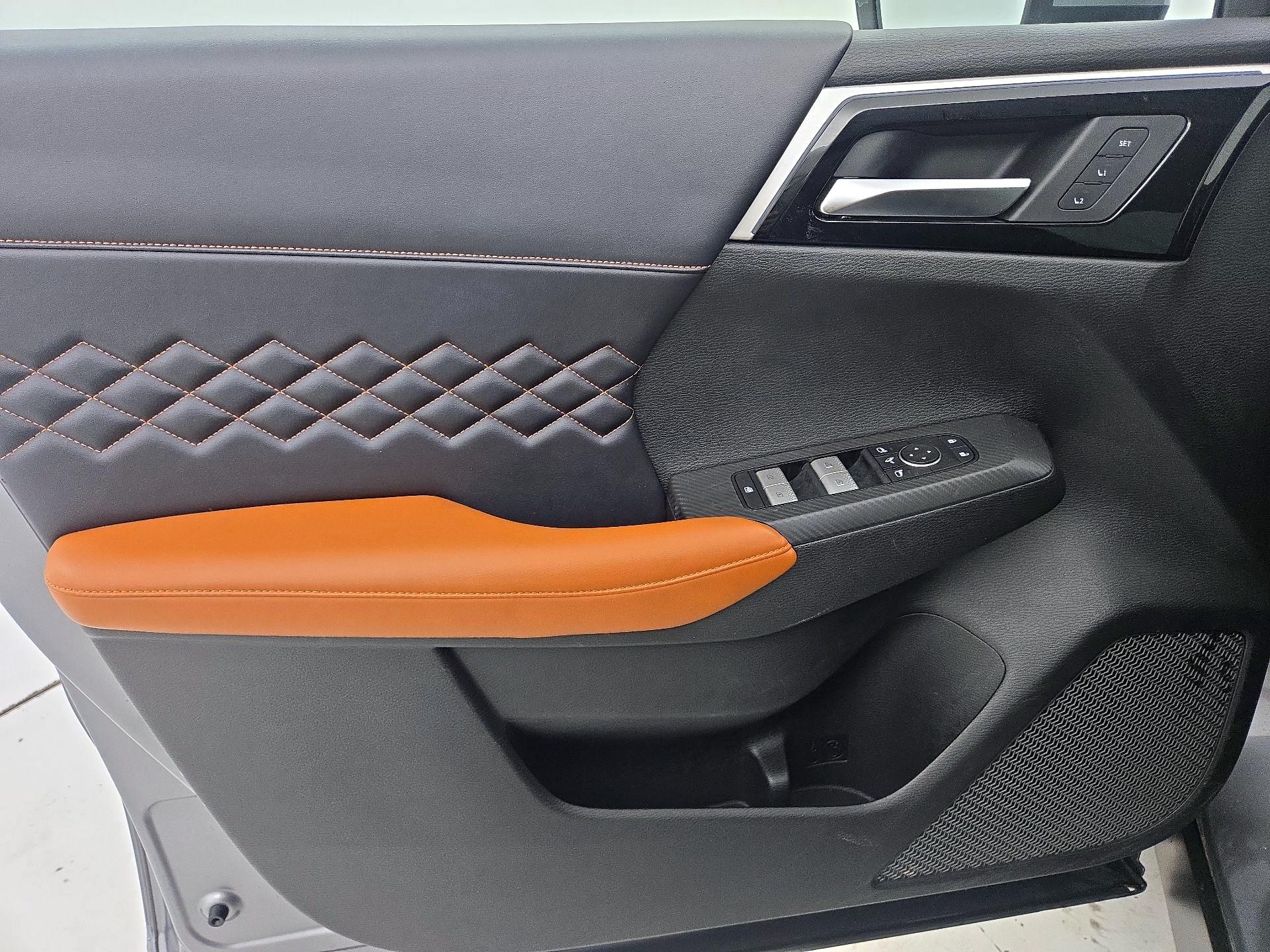 Thumbnail: 2023 Mitsubishi Outlander - 12