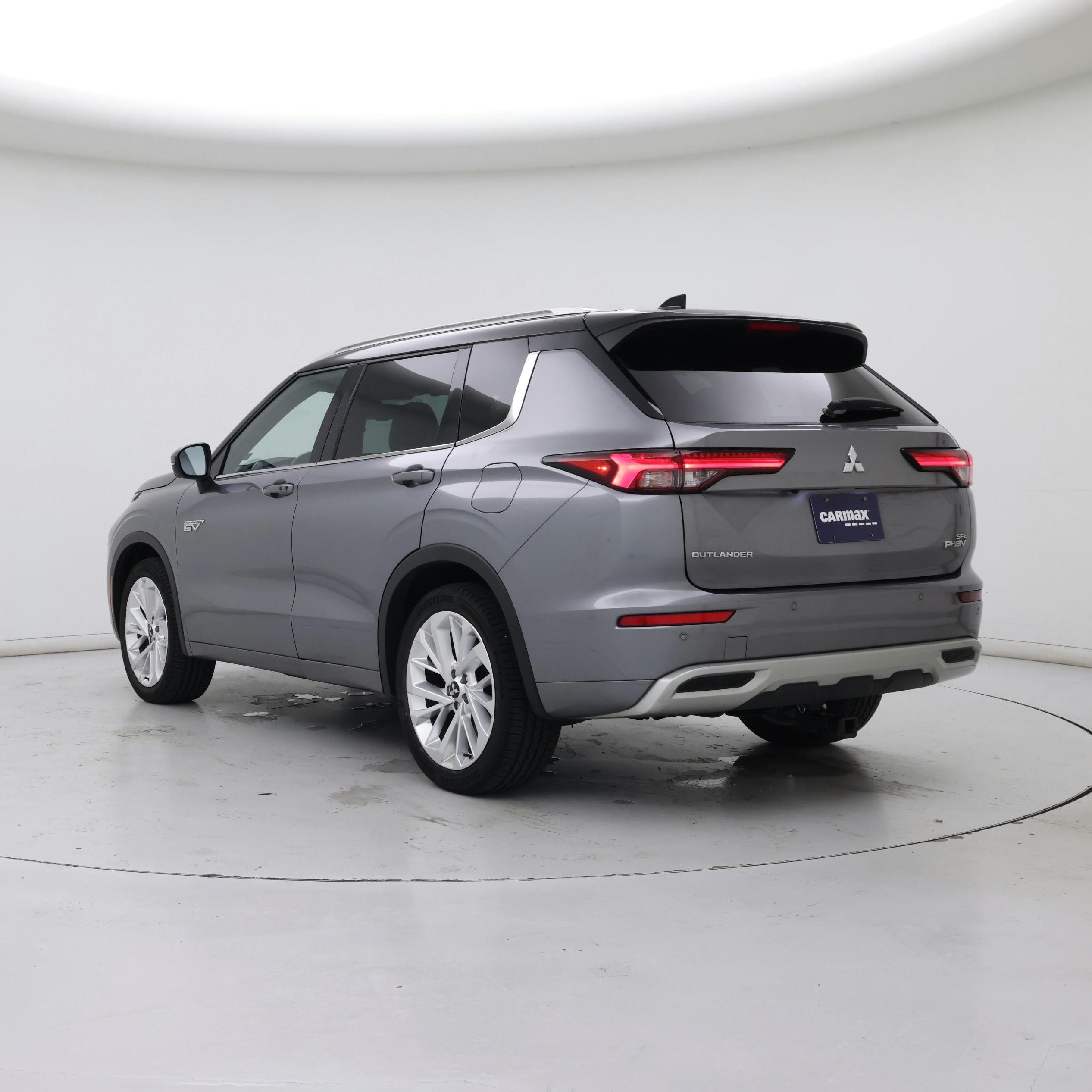 Thumbnail: 2023 Mitsubishi Outlander - 2