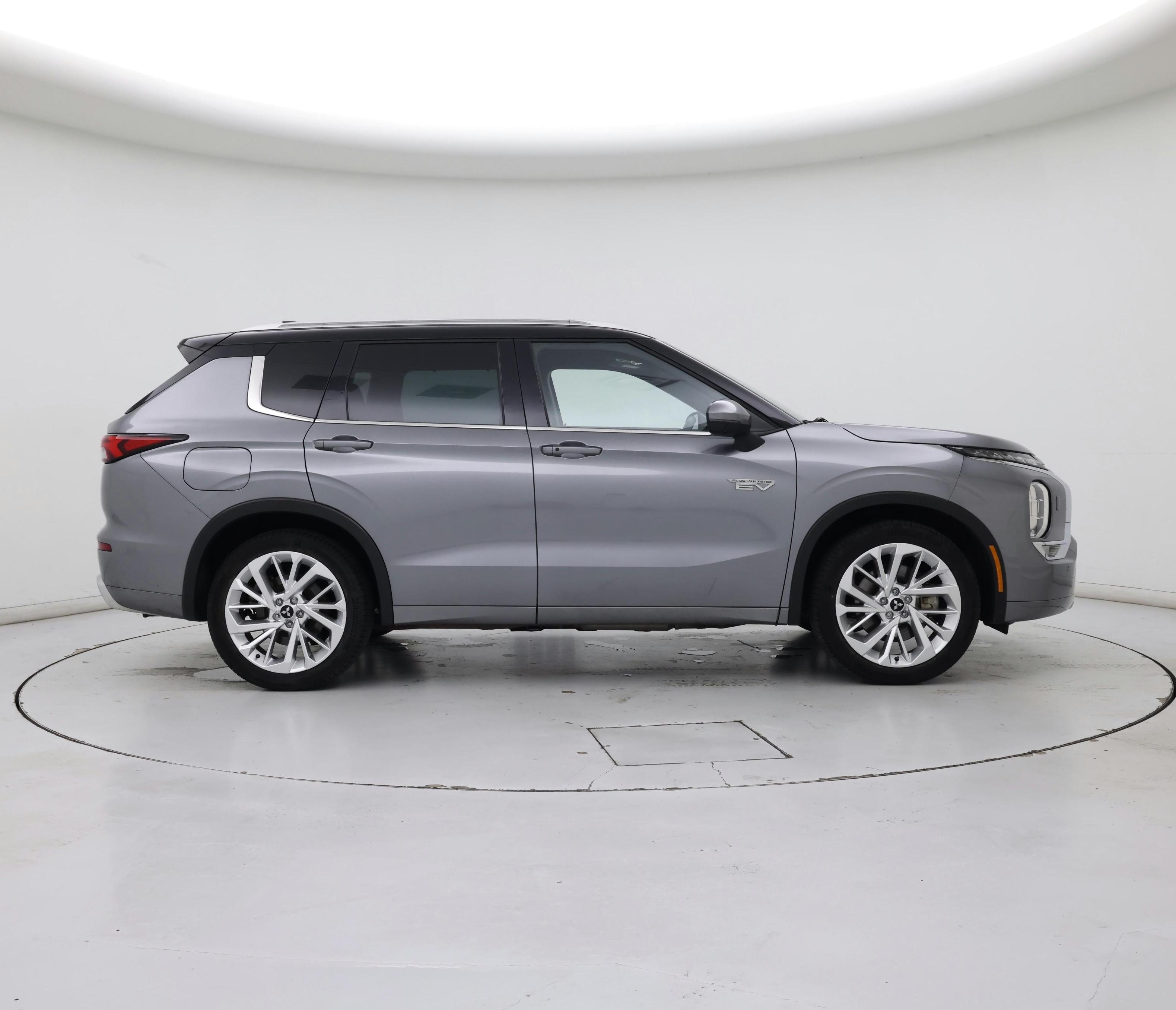 Thumbnail: 2023 Mitsubishi Outlander - 7