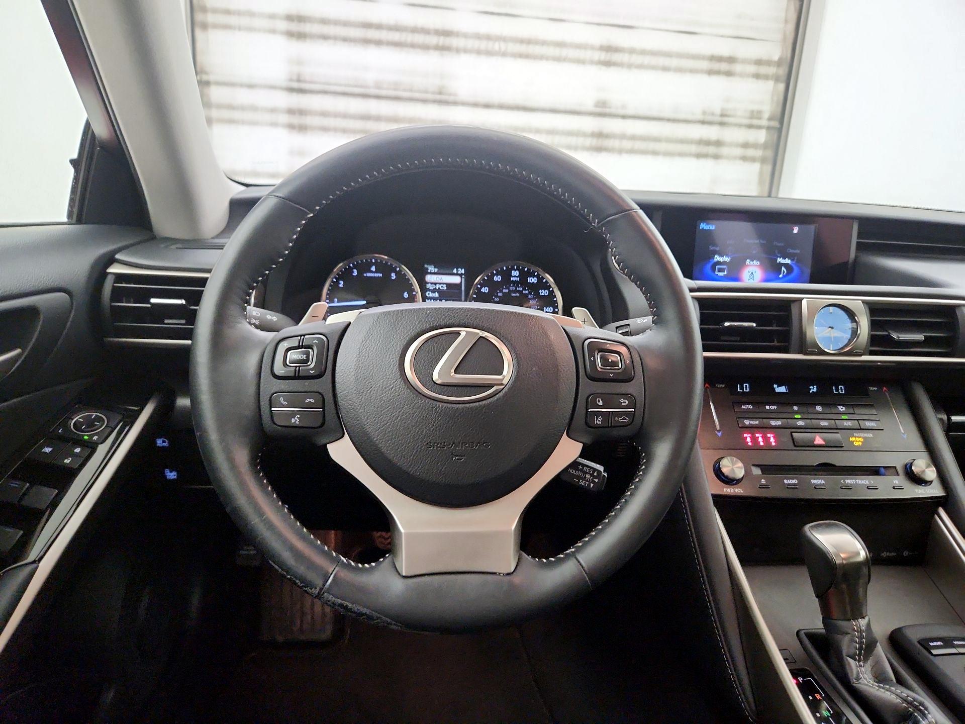 Thumbnail: 2018 Lexus IS - 10