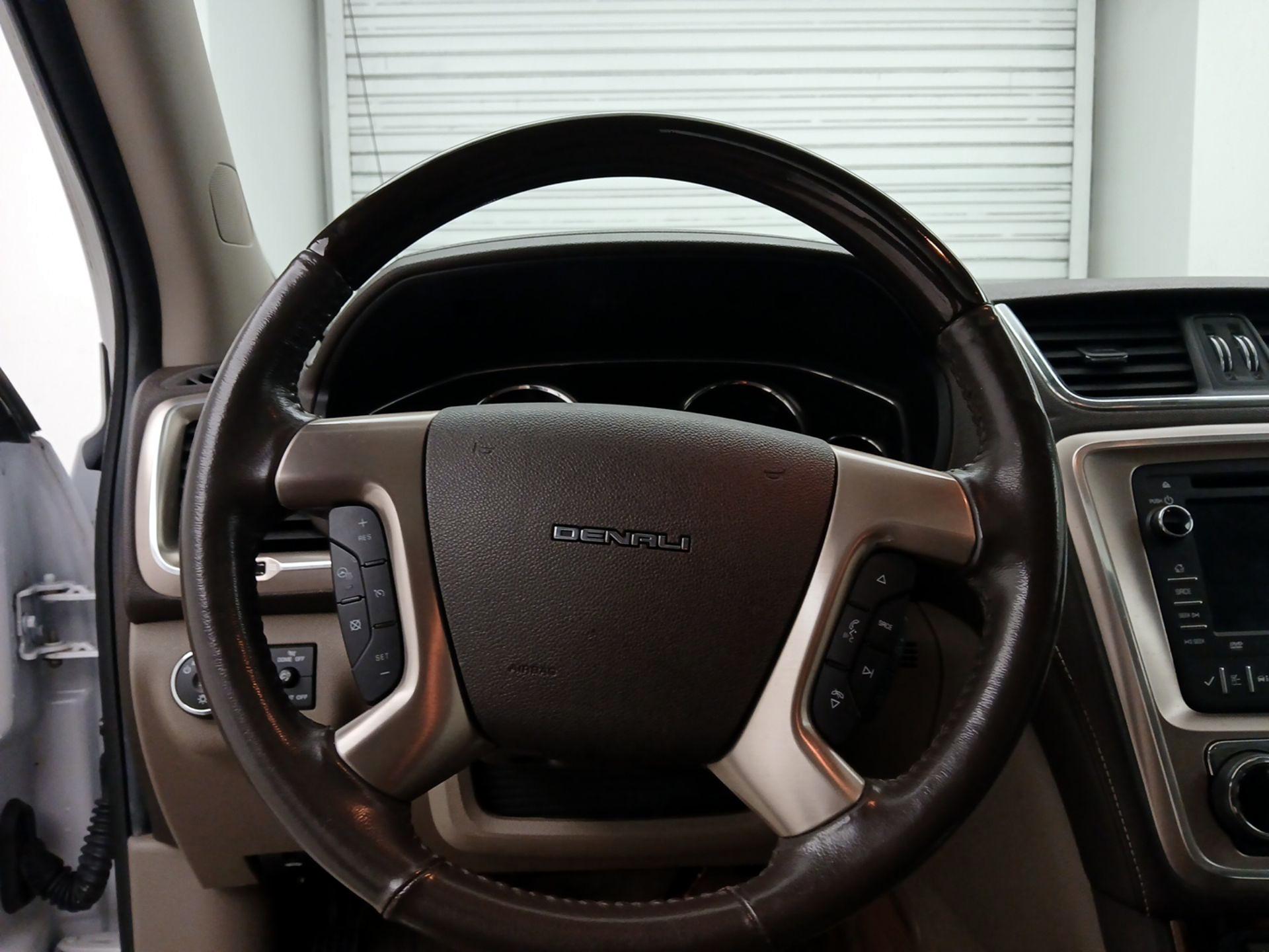 Thumbnail: 2016 GMC Acadia - 10