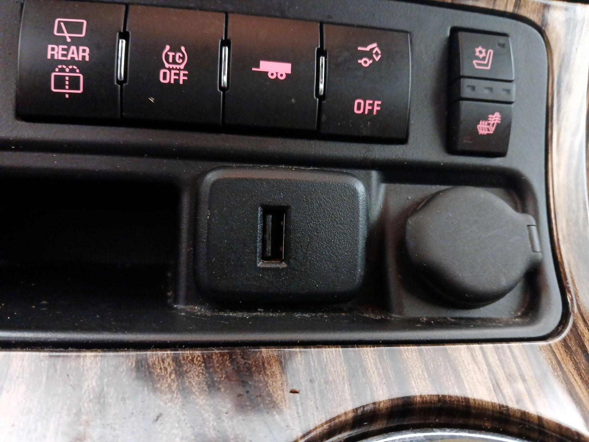 Thumbnail: 2016 GMC Acadia - 18