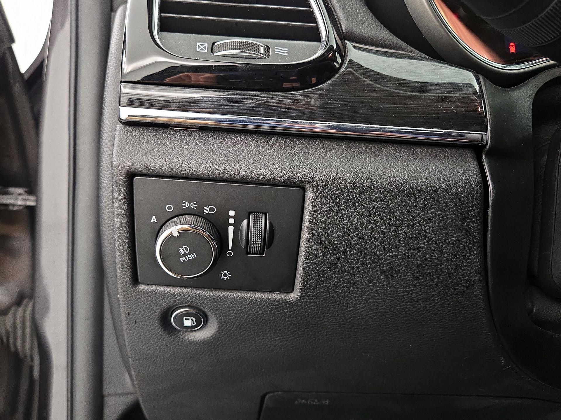 Thumbnail: 2019 Jeep Grand Cherokee - 13