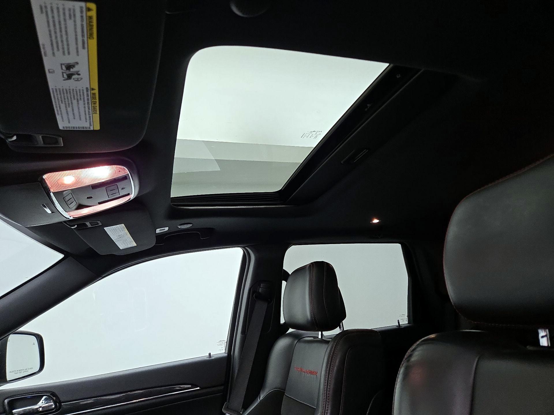 Thumbnail: 2019 Jeep Grand Cherokee - 20