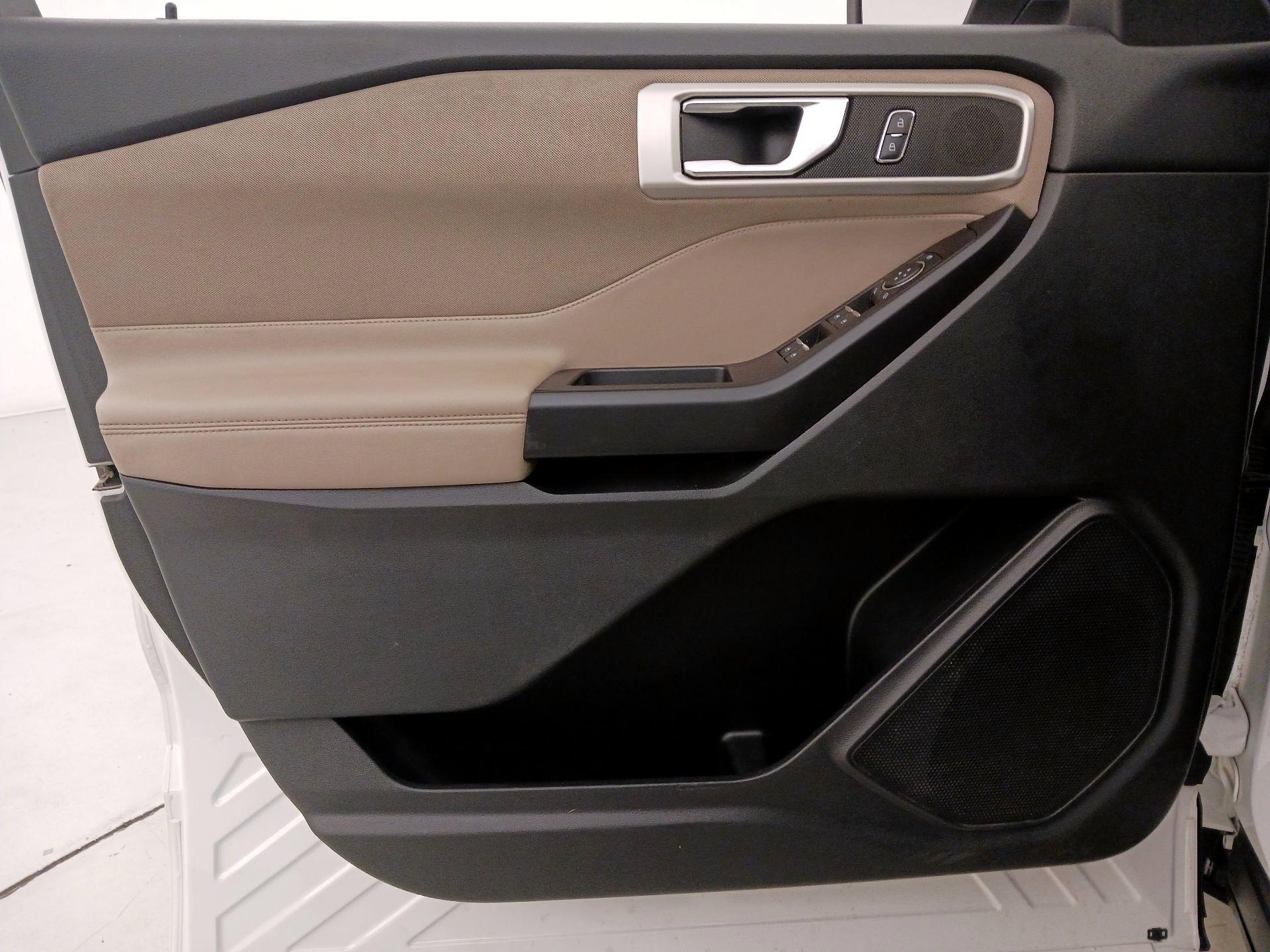 Thumbnail: 2020 Ford Explorer - 12