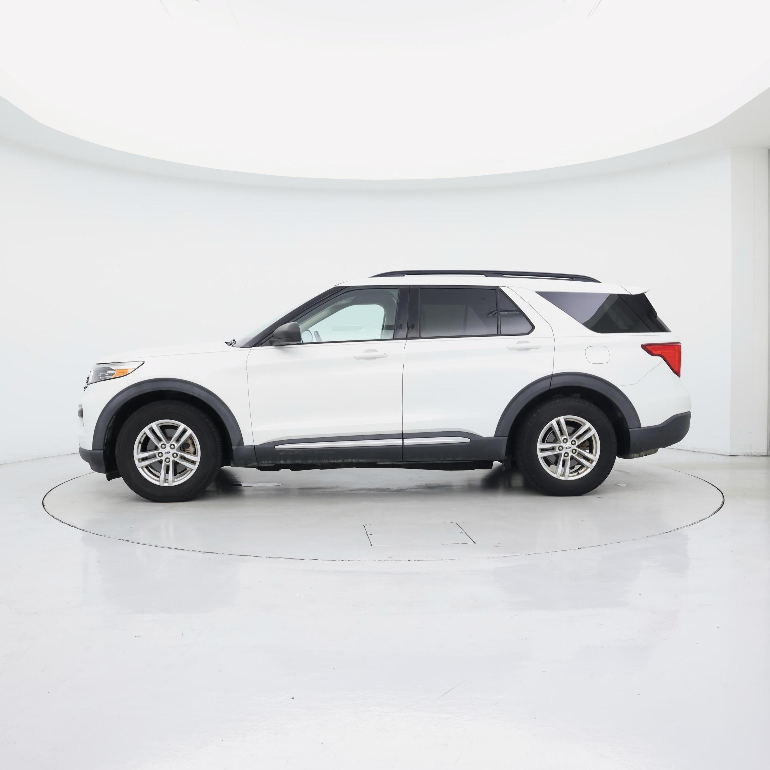 Thumbnail: 2020 Ford Explorer - 3
