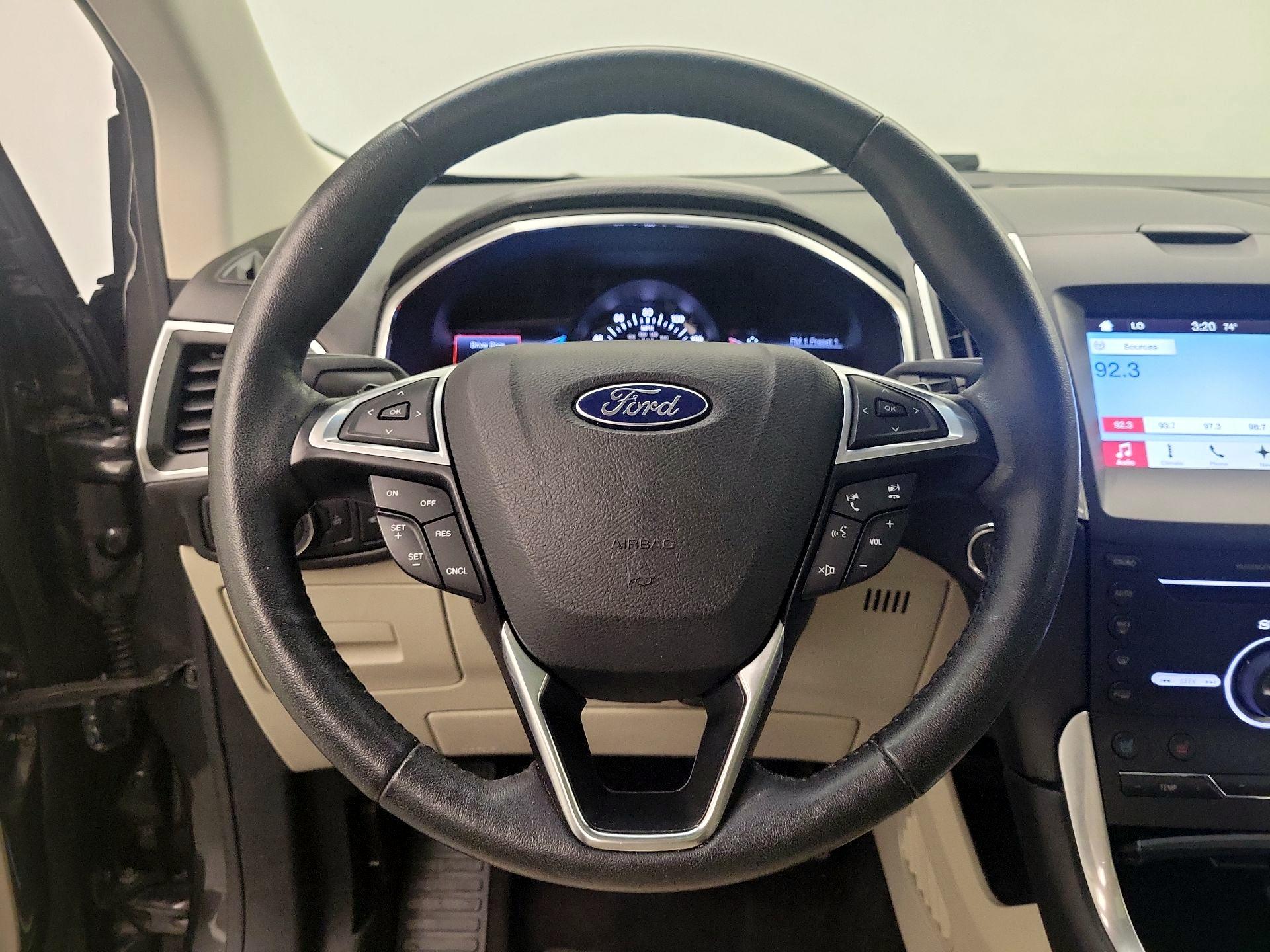 Thumbnail: 2016 Ford Edge - 10