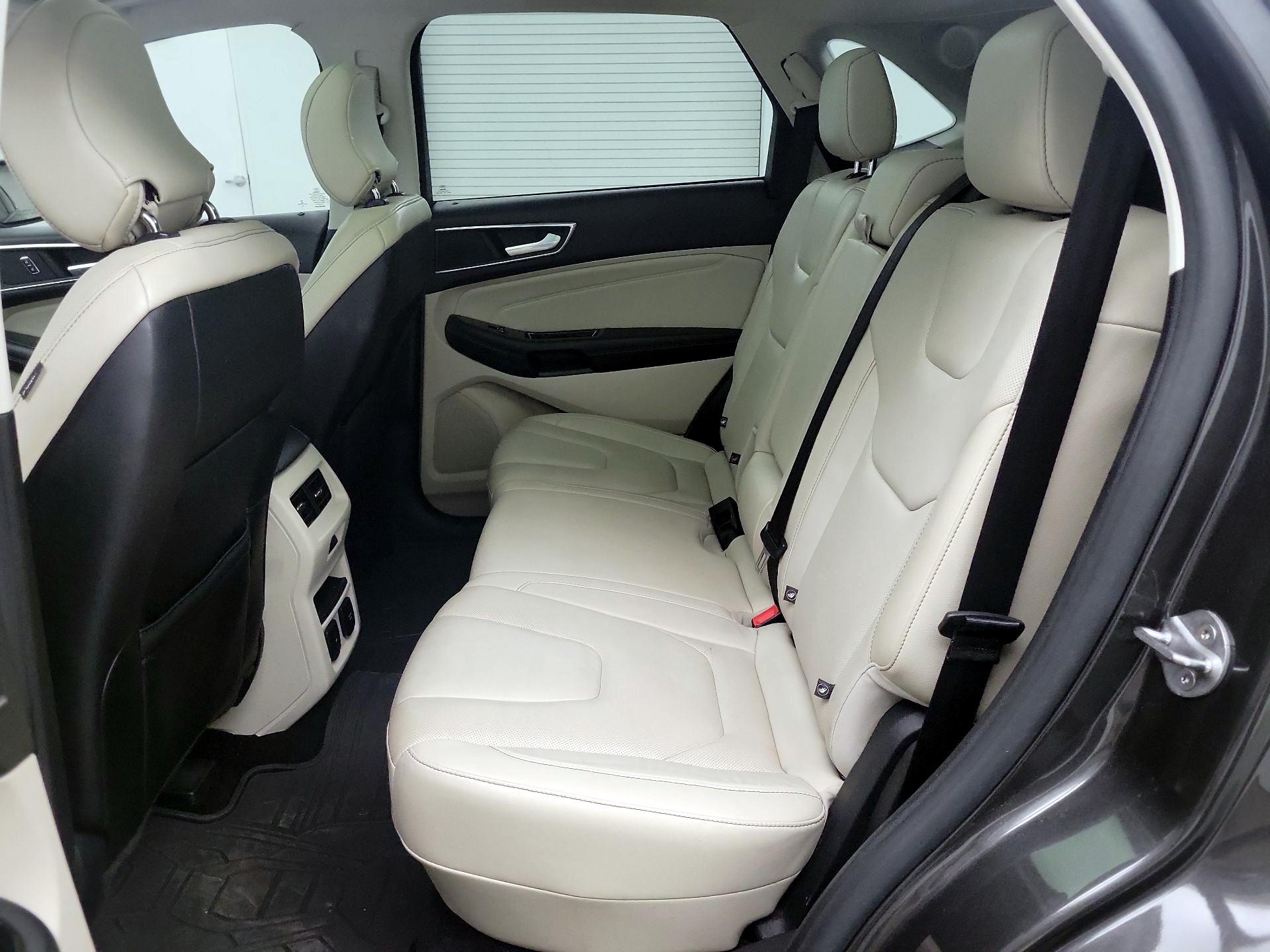 Thumbnail: 2016 Ford Edge - 20