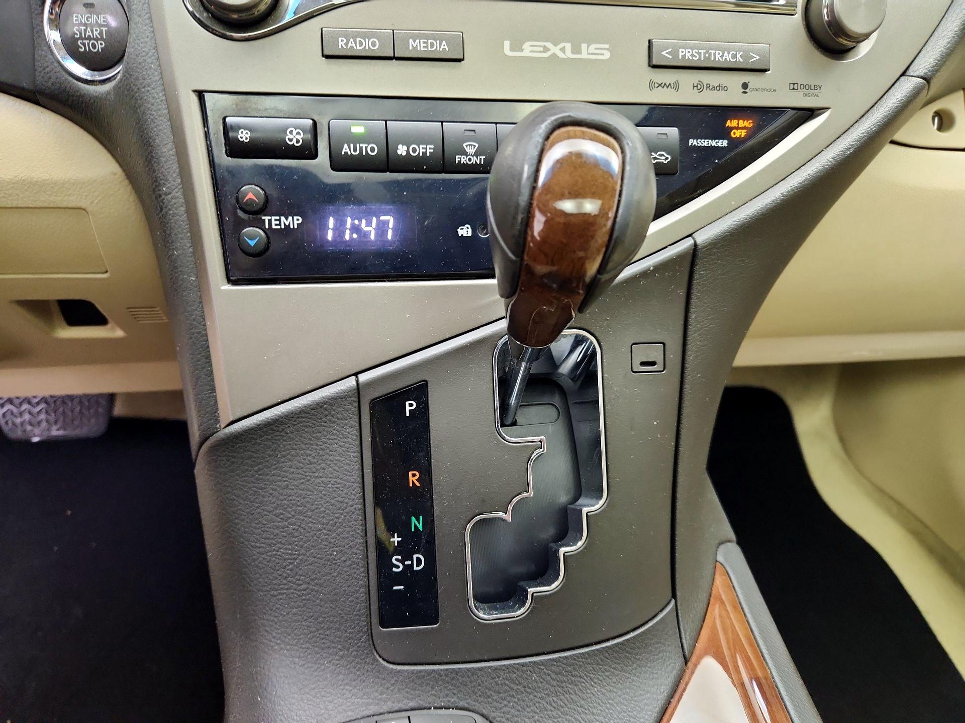 Thumbnail: 2015 Lexus RX - 18
