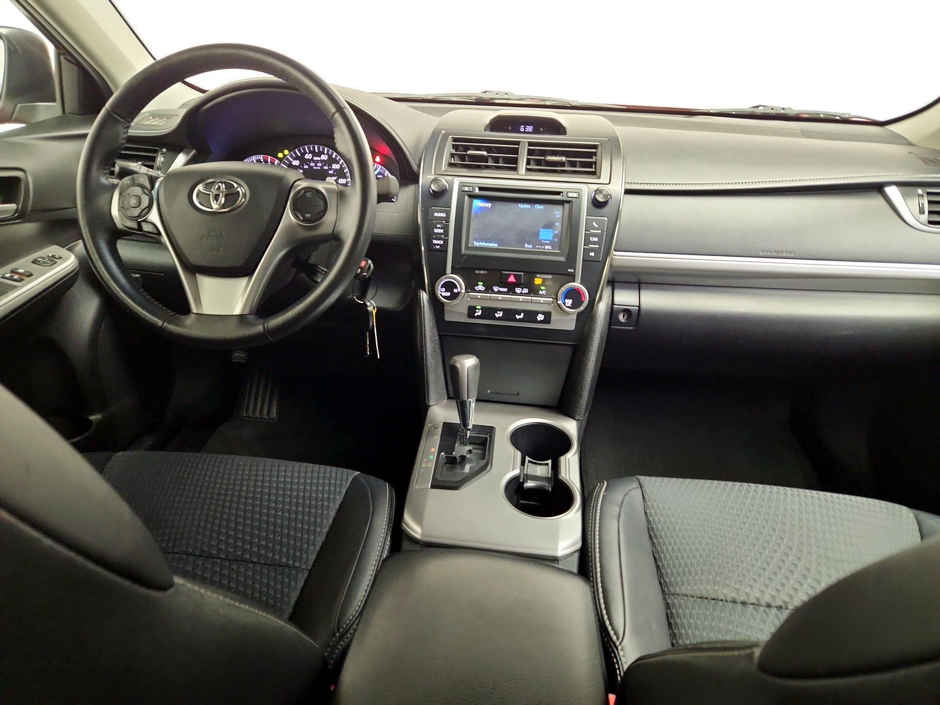 Thumbnail: 2014 Toyota Camry - 9