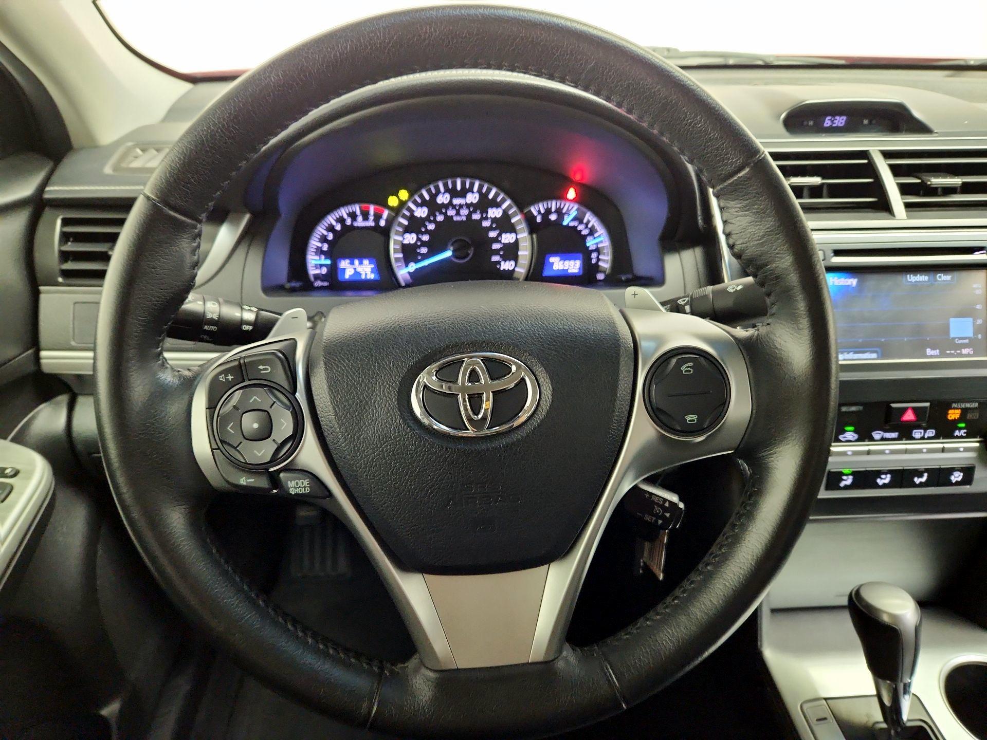 Thumbnail: 2014 Toyota Camry - 10