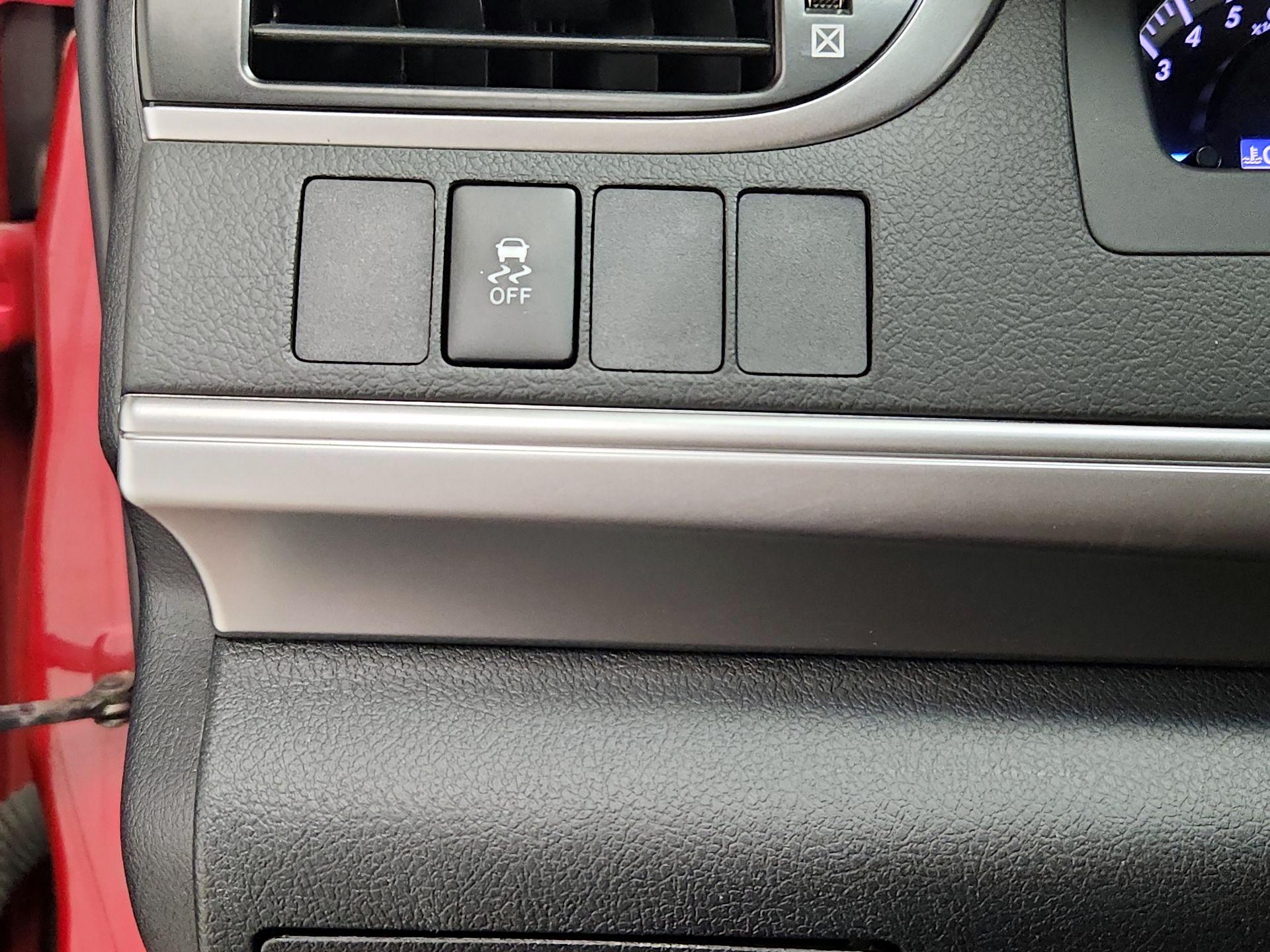 Thumbnail: 2014 Toyota Camry - 13