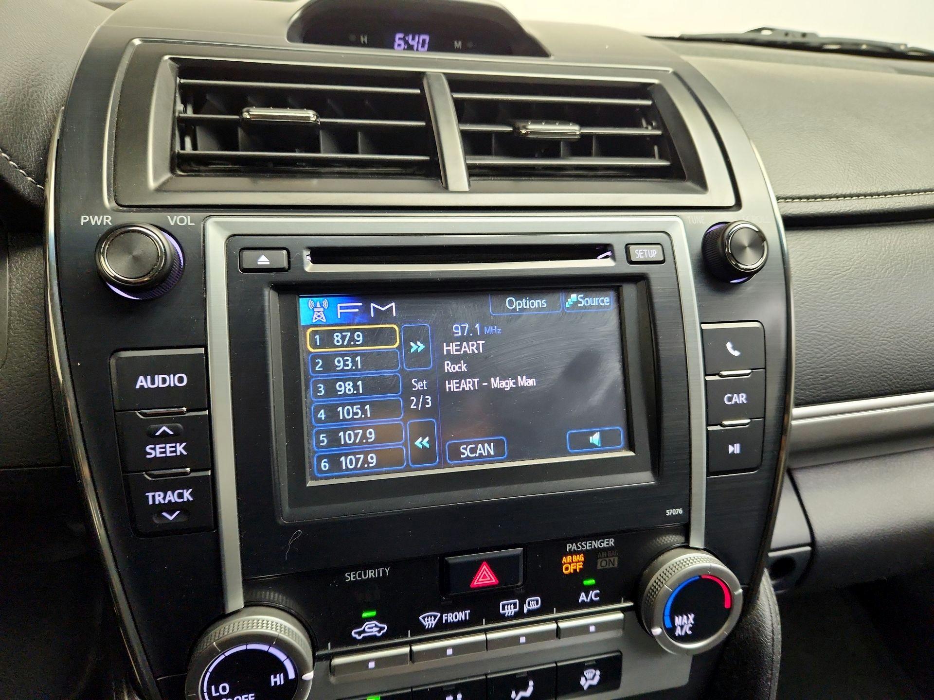 Thumbnail: 2014 Toyota Camry - 14