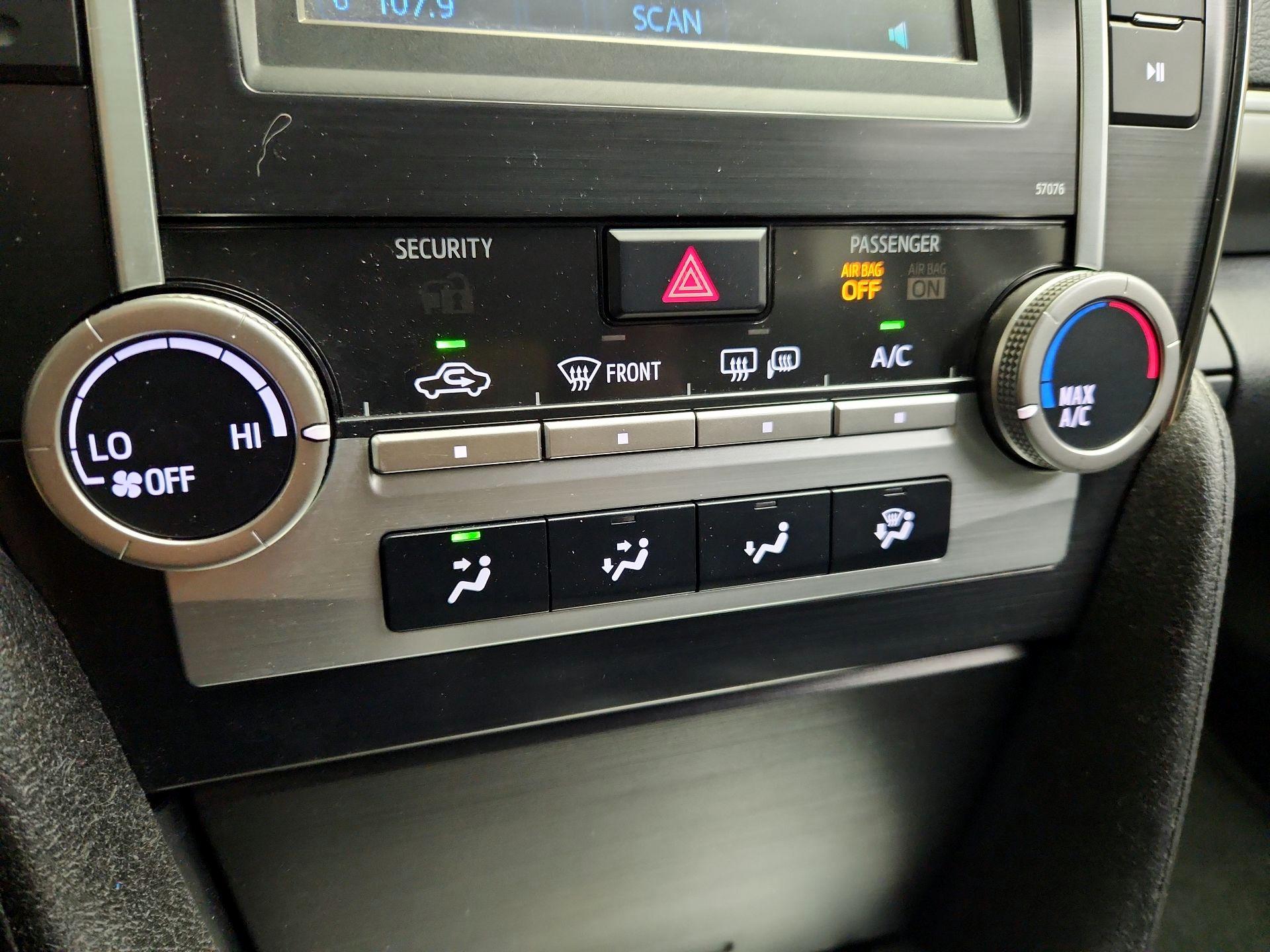 Thumbnail: 2014 Toyota Camry - 15