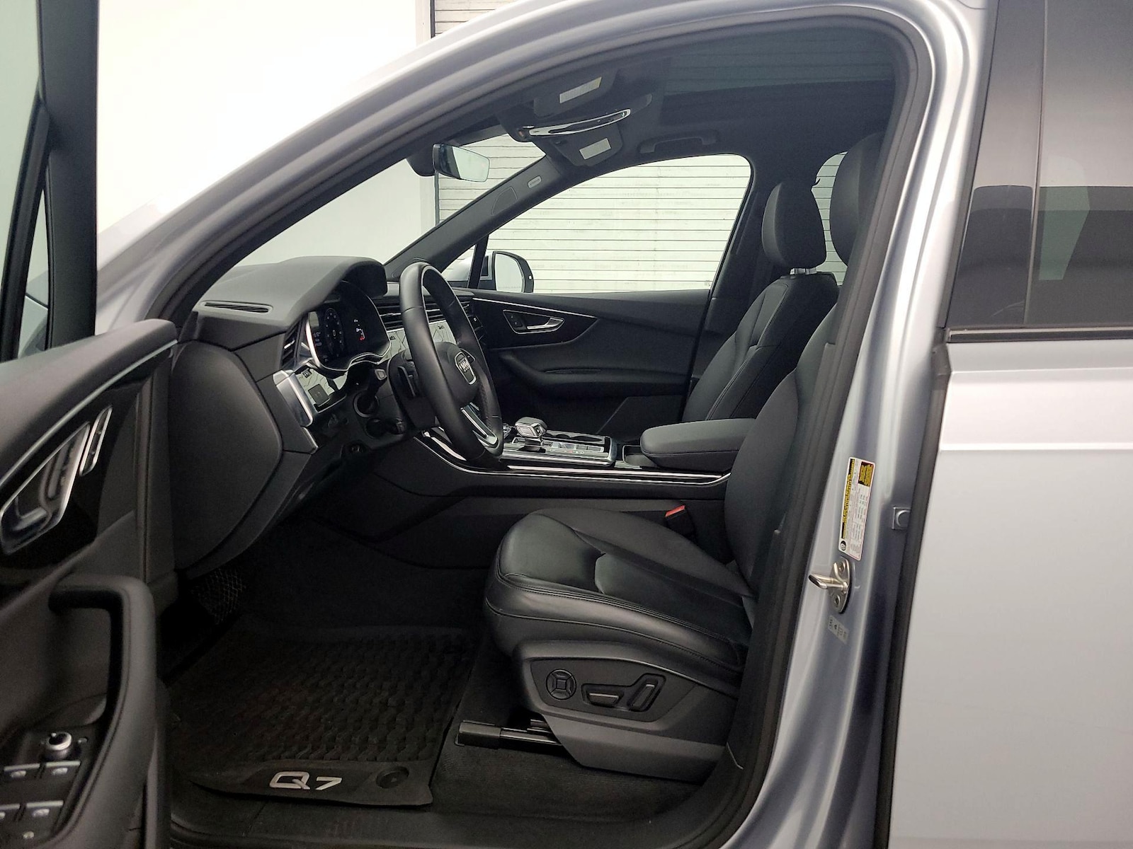 2022 Audi Q7 Premium Plus - Photo 12