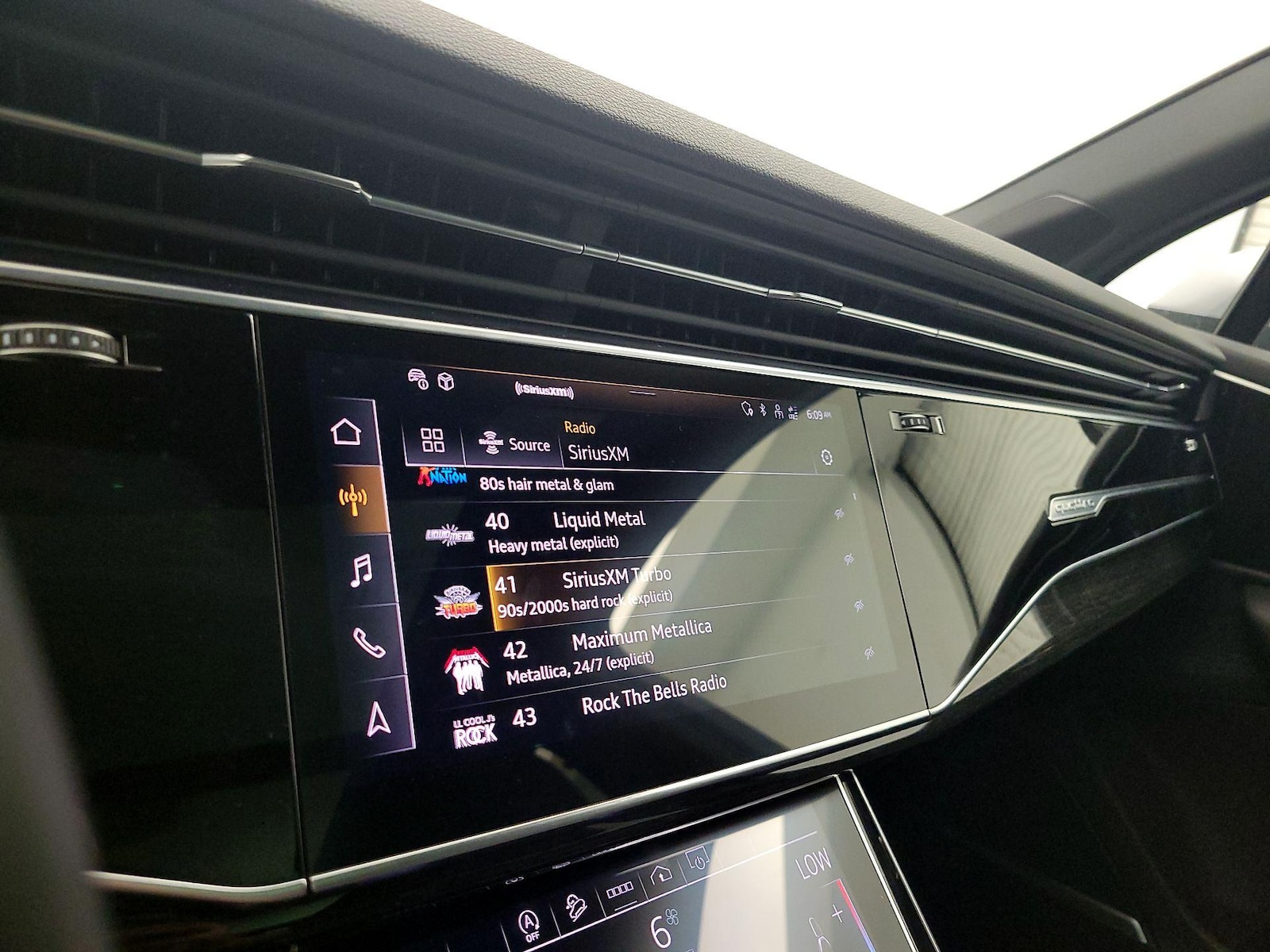 2022 Audi Q7 Premium Plus - Photo 17