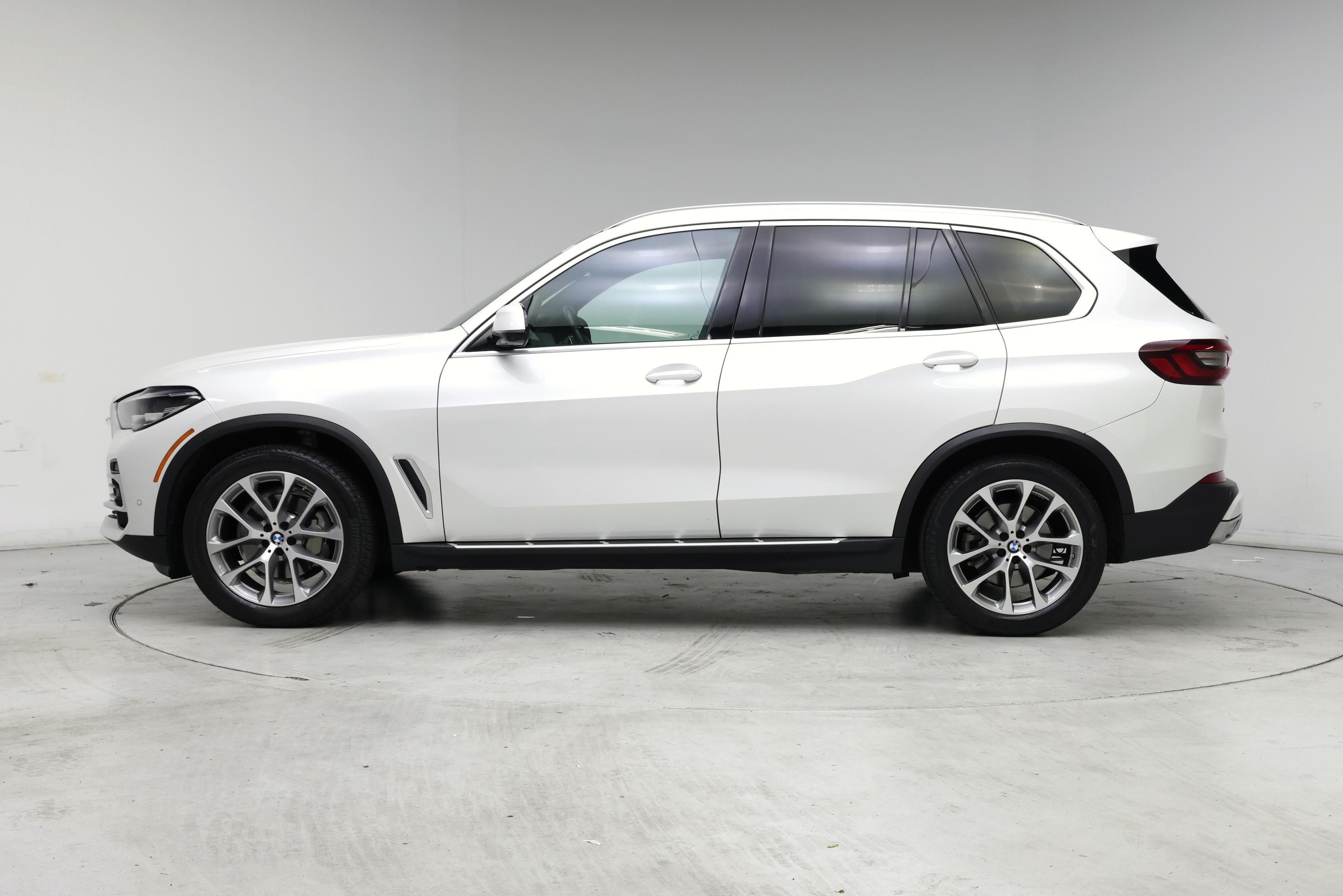 Thumbnail: 2023 BMW X5 - 3