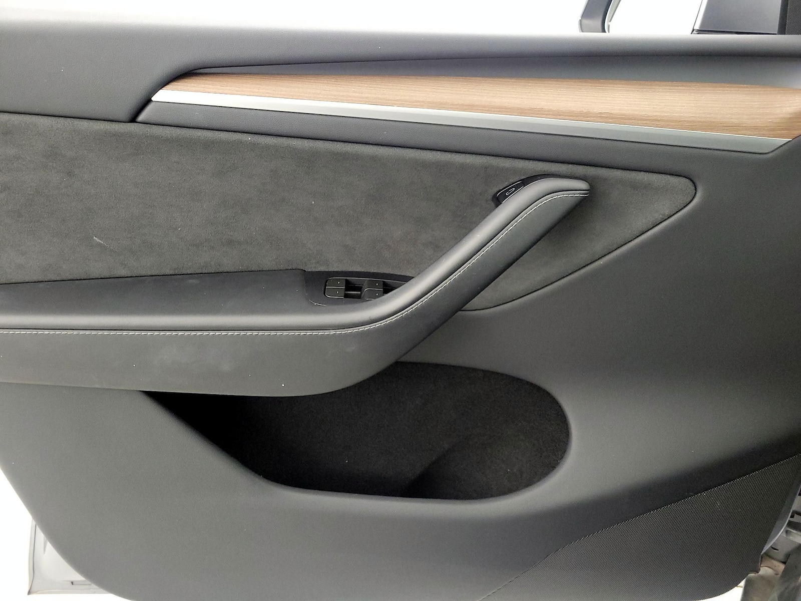 2024 Tesla Model Y Long Range - Photo 13