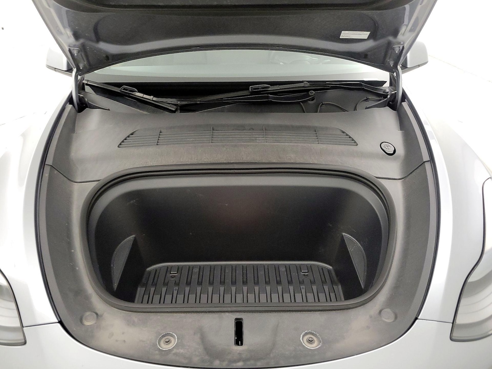2024 Tesla Model Y Long Range - Photo 23