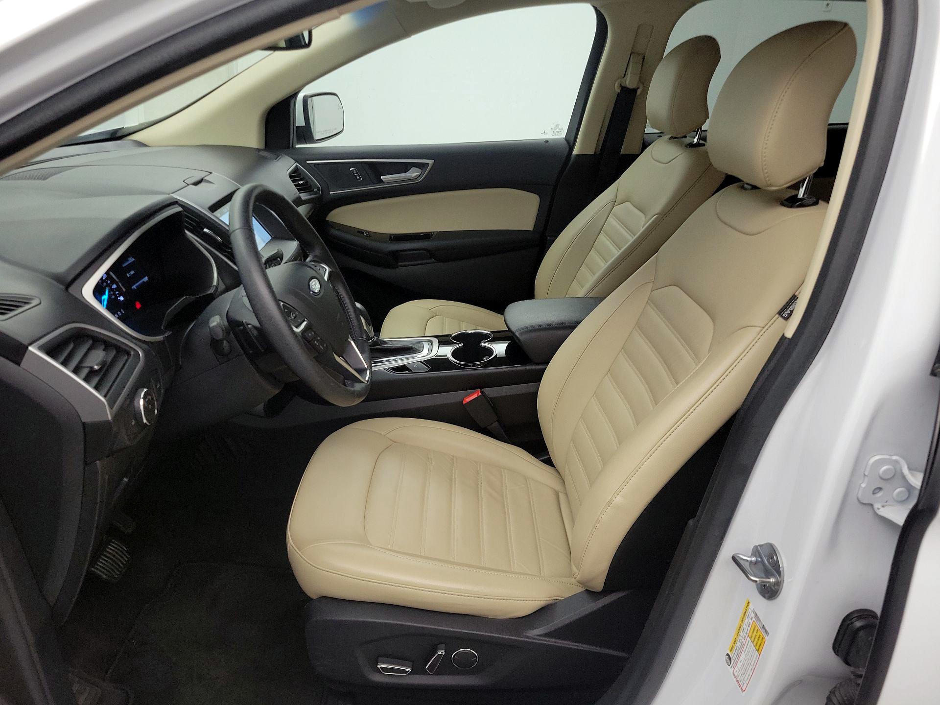 Thumbnail: 2017 Ford Edge - 11