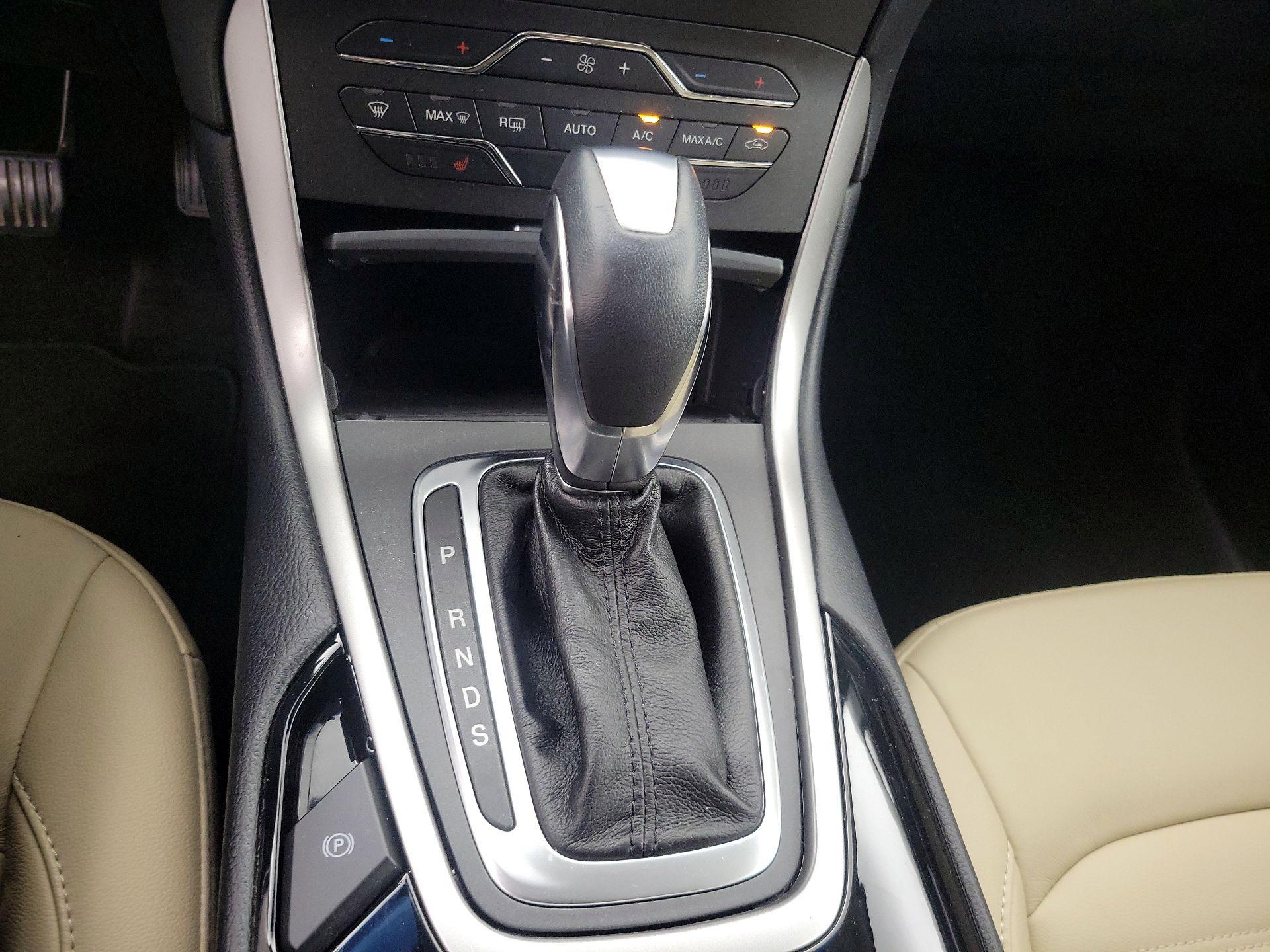 Thumbnail: 2017 Ford Edge - 18