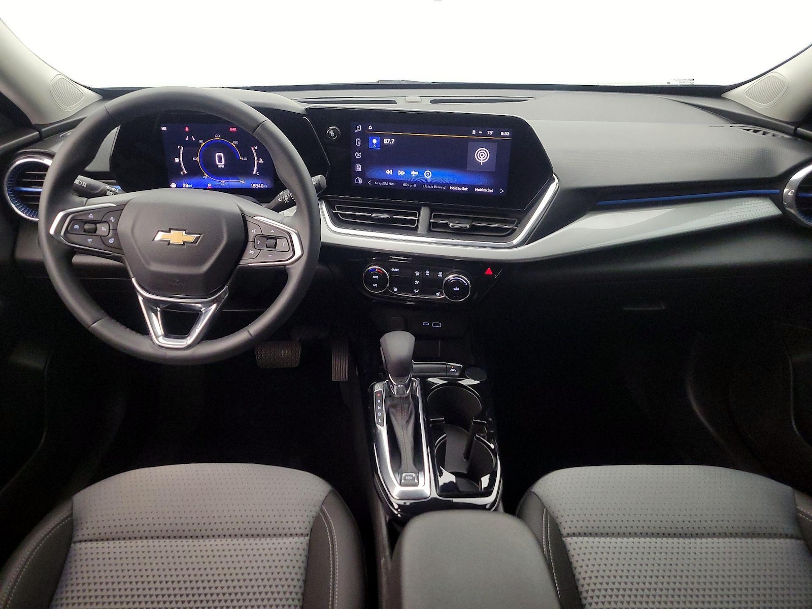 2025 Chevrolet Trax LT - Photo 10