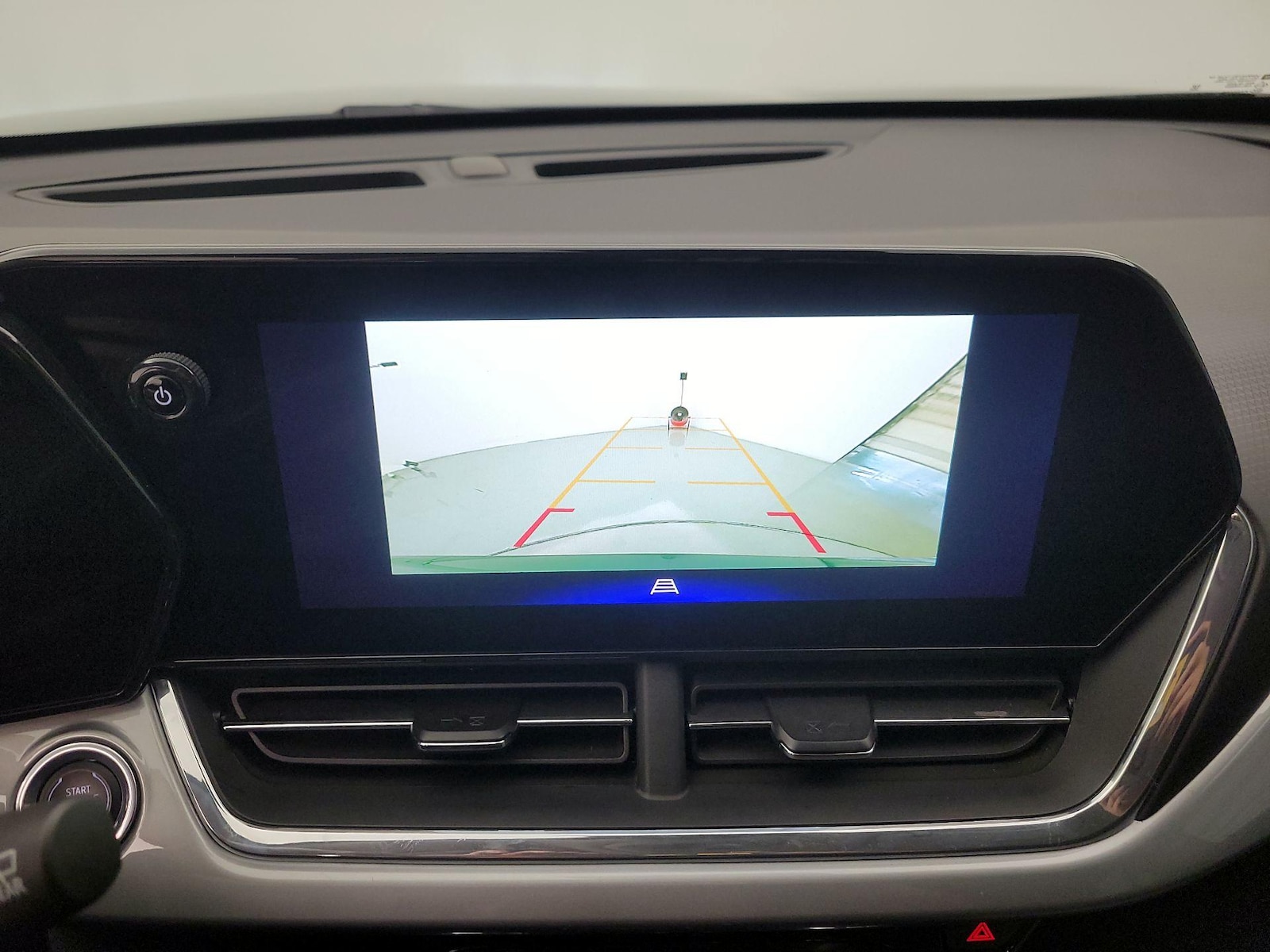2025 Chevrolet Trax LT - Photo 15