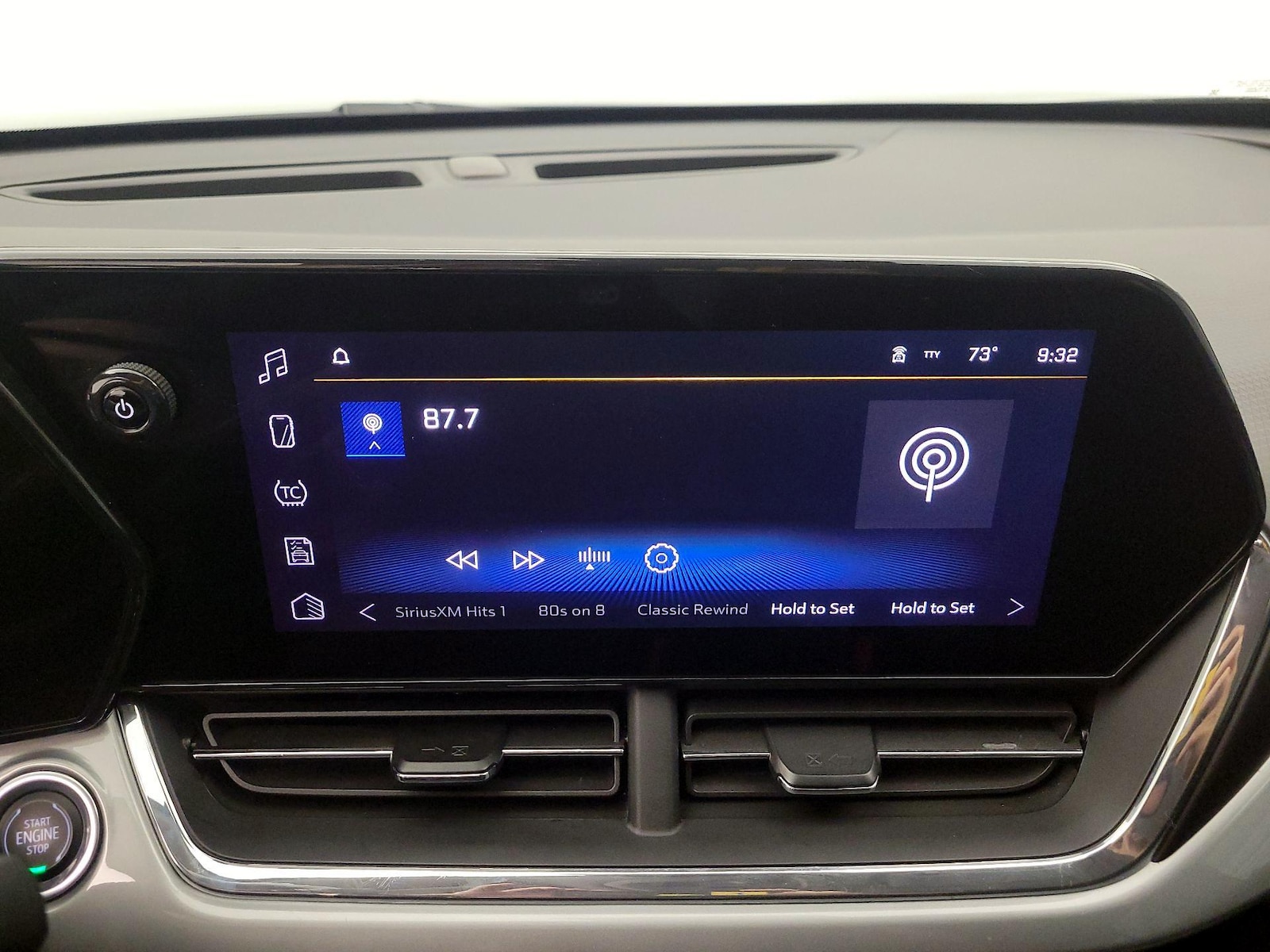 2025 Chevrolet Trax LT - Photo 16