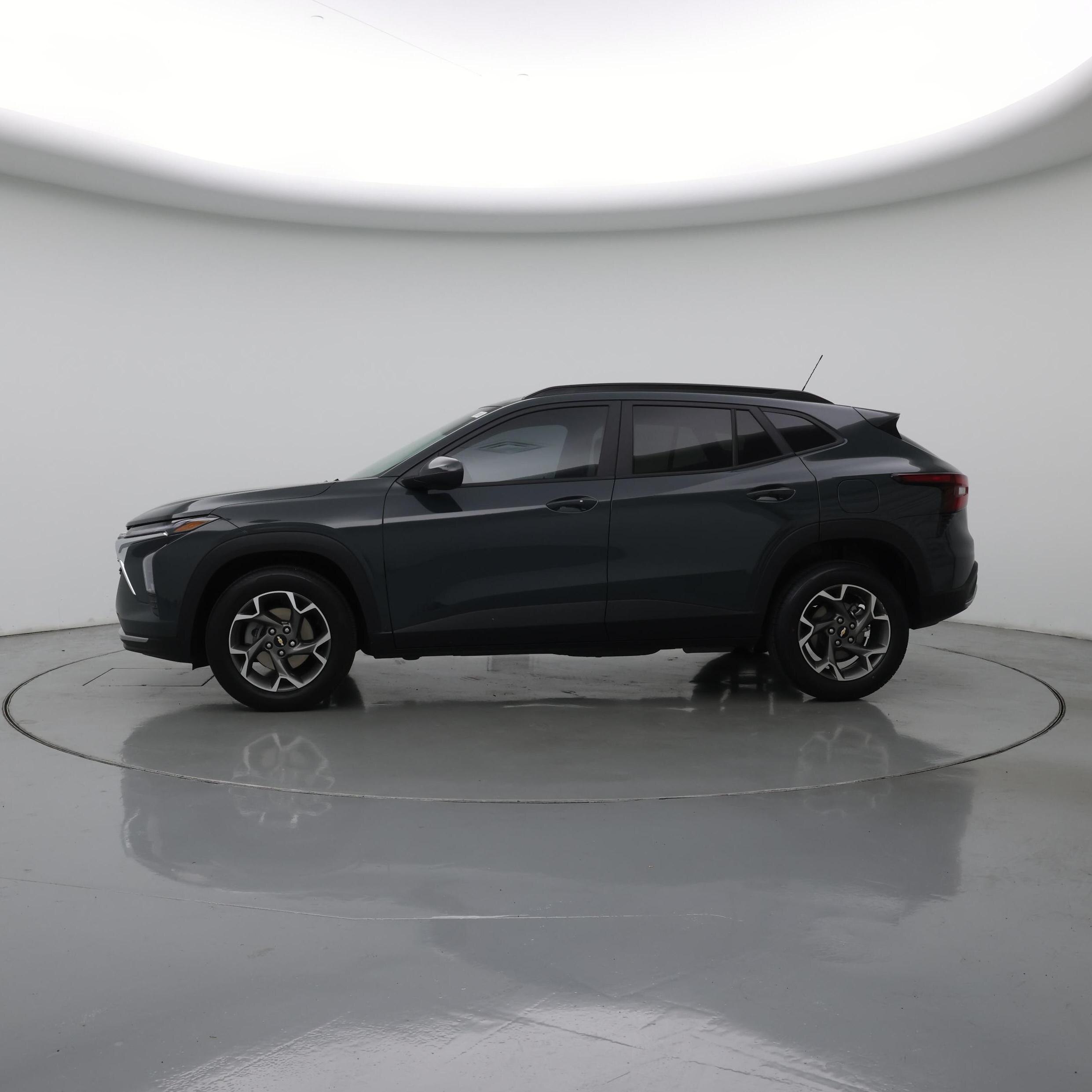 Thumbnail: 2025 Chevrolet Trax - 3