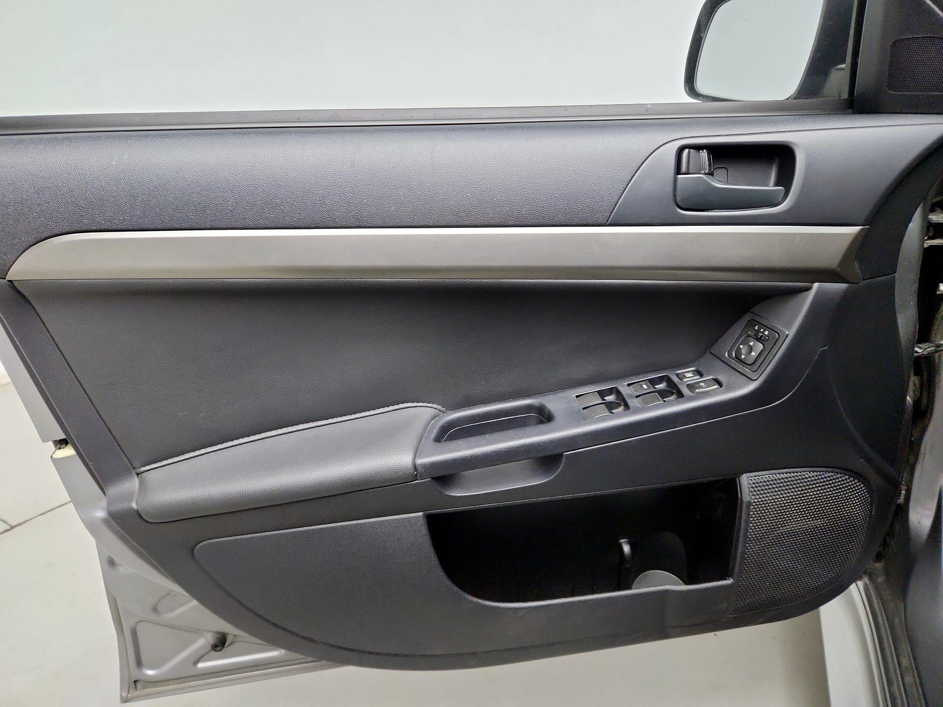 Thumbnail: 2014 Mitsubishi Lancer - 12