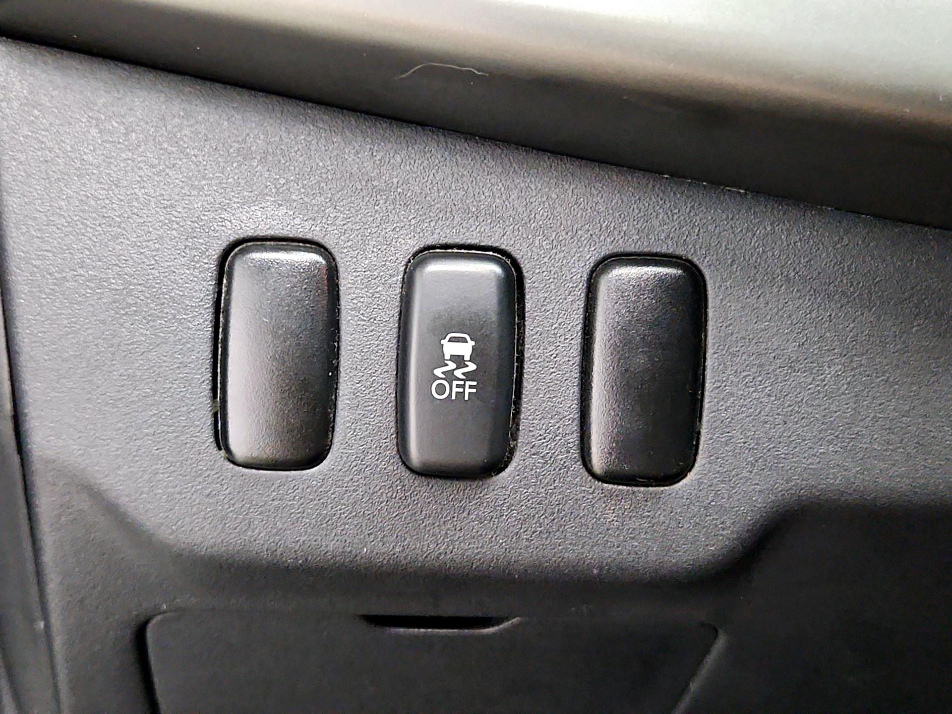 Thumbnail: 2014 Mitsubishi Lancer - 13