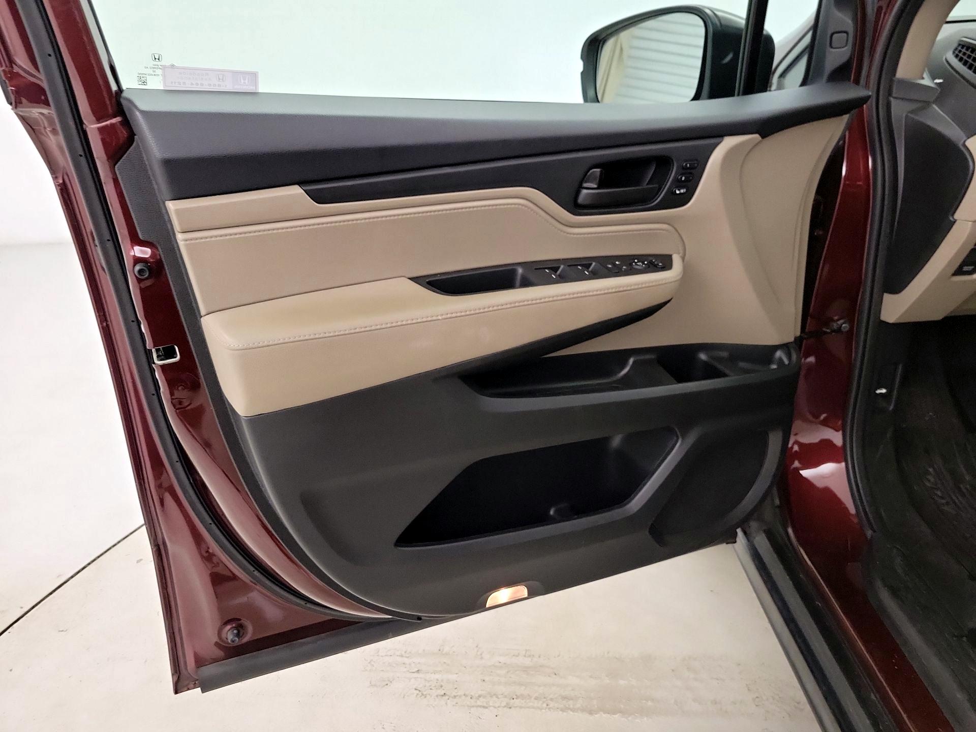 Thumbnail: 2020 Honda Odyssey - 12