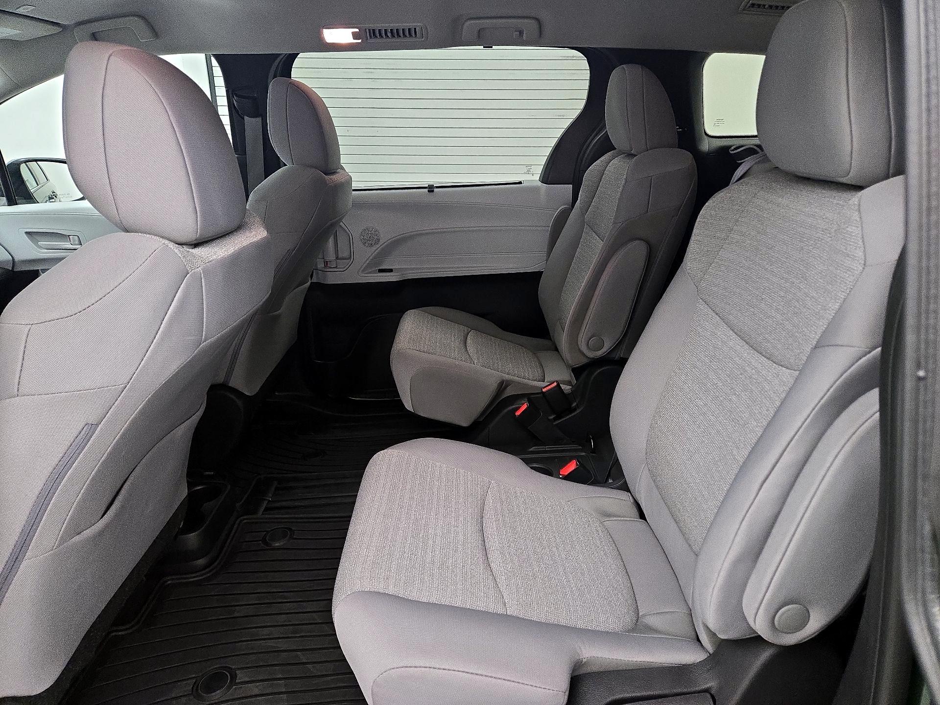 Thumbnail: 2025 Toyota Sienna - 18