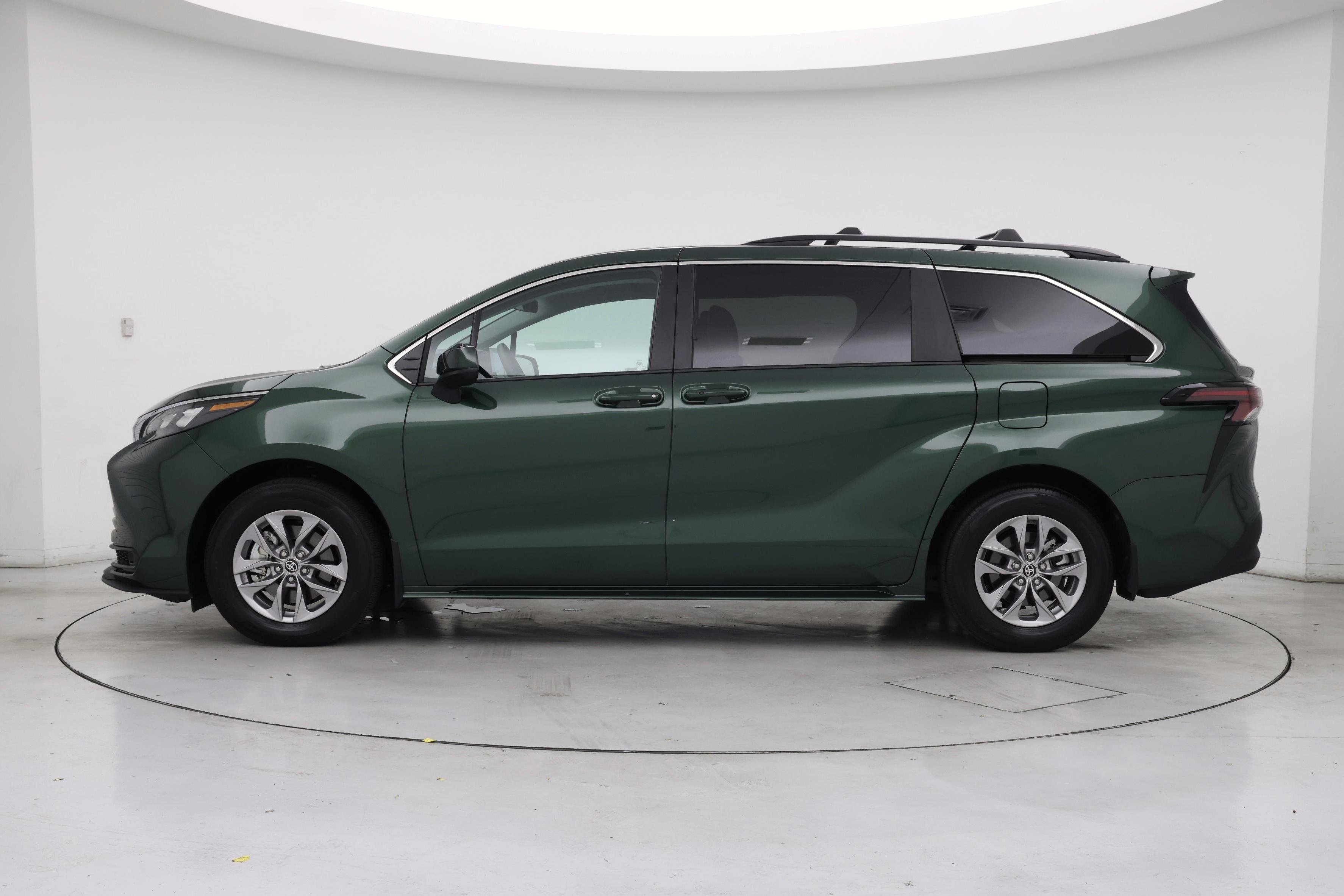 Thumbnail: 2025 Toyota Sienna - 3
