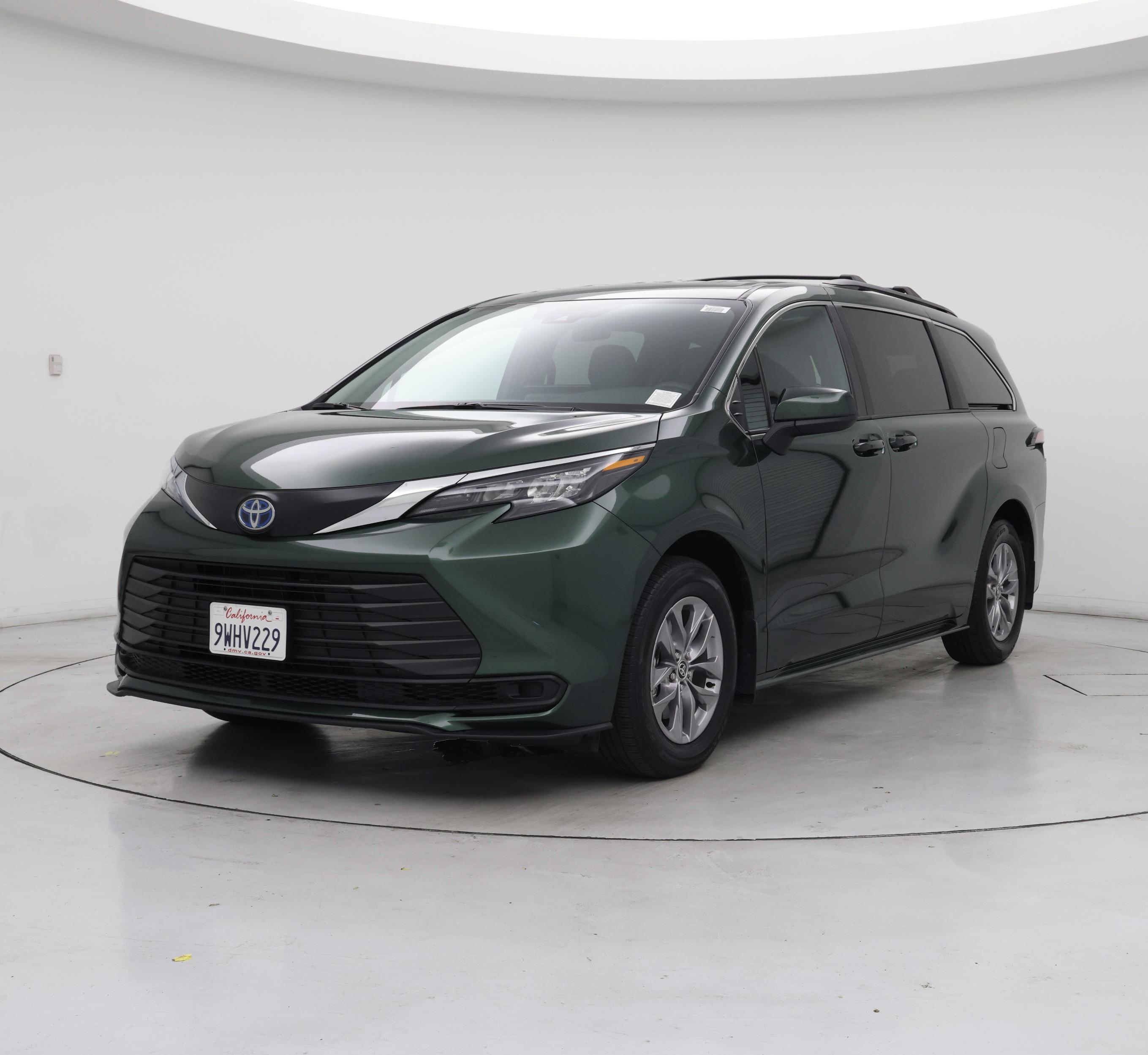 Thumbnail: 2025 Toyota Sienna - 4