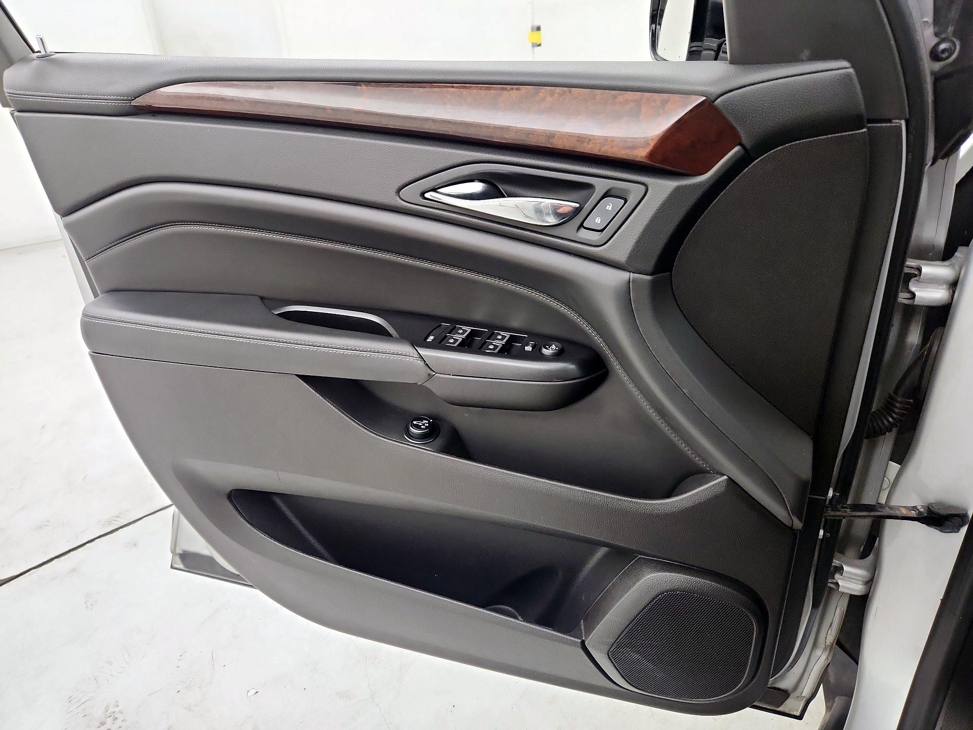 Thumbnail: 2016 Cadillac SRX - 12