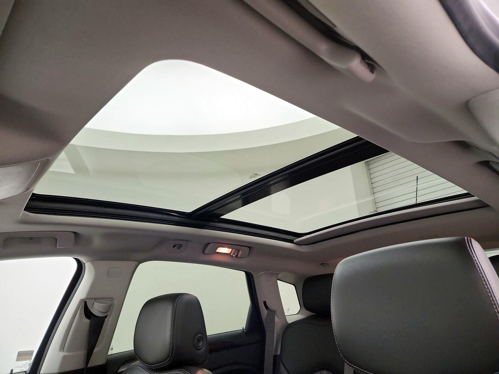 Thumbnail: 2016 Cadillac SRX - 19