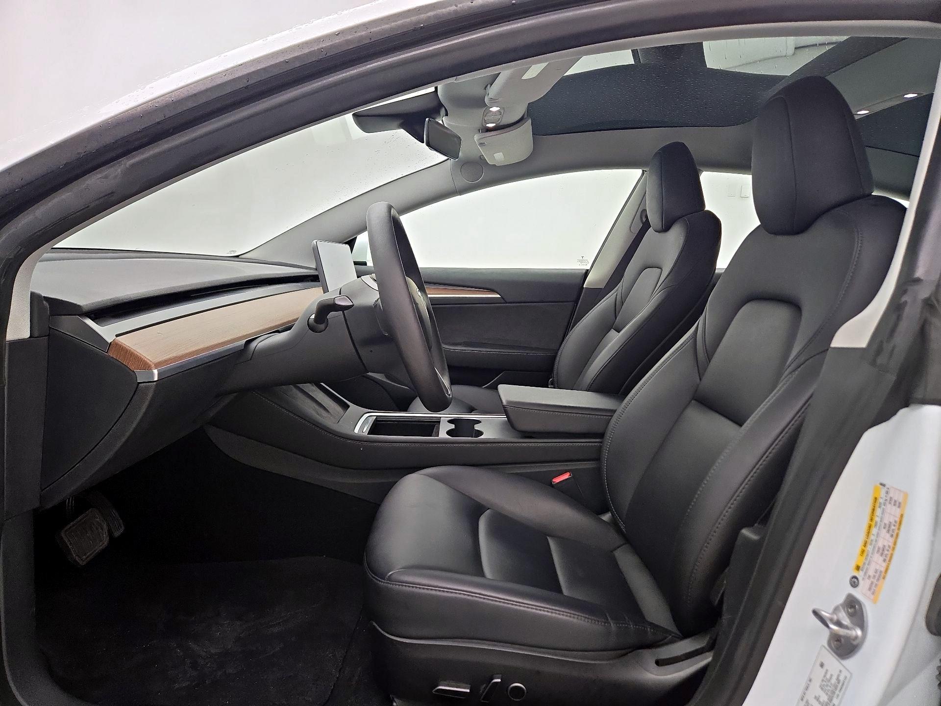 Thumbnail: 2023 Tesla Model 3 - 11