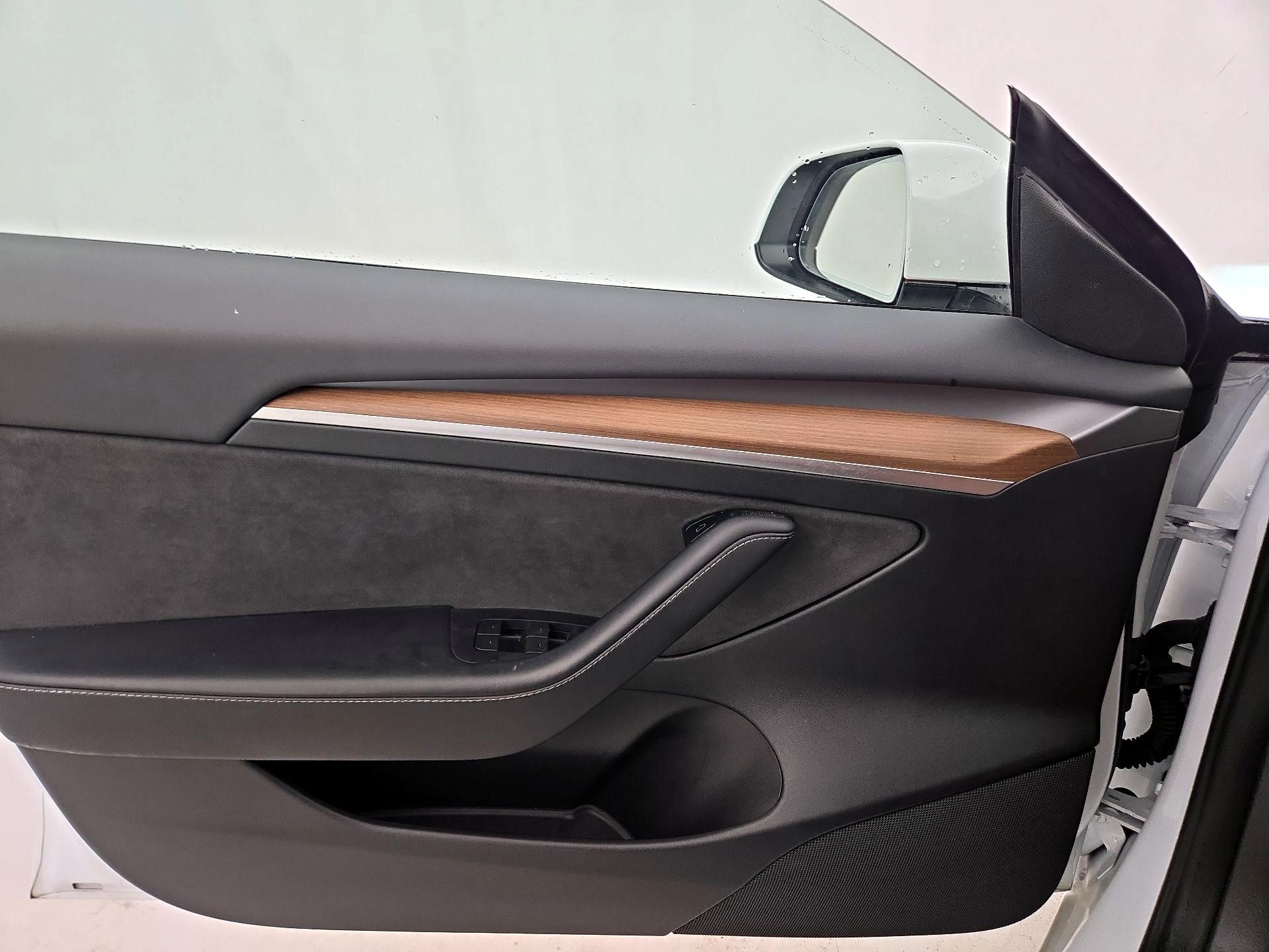 Thumbnail: 2023 Tesla Model 3 - 12