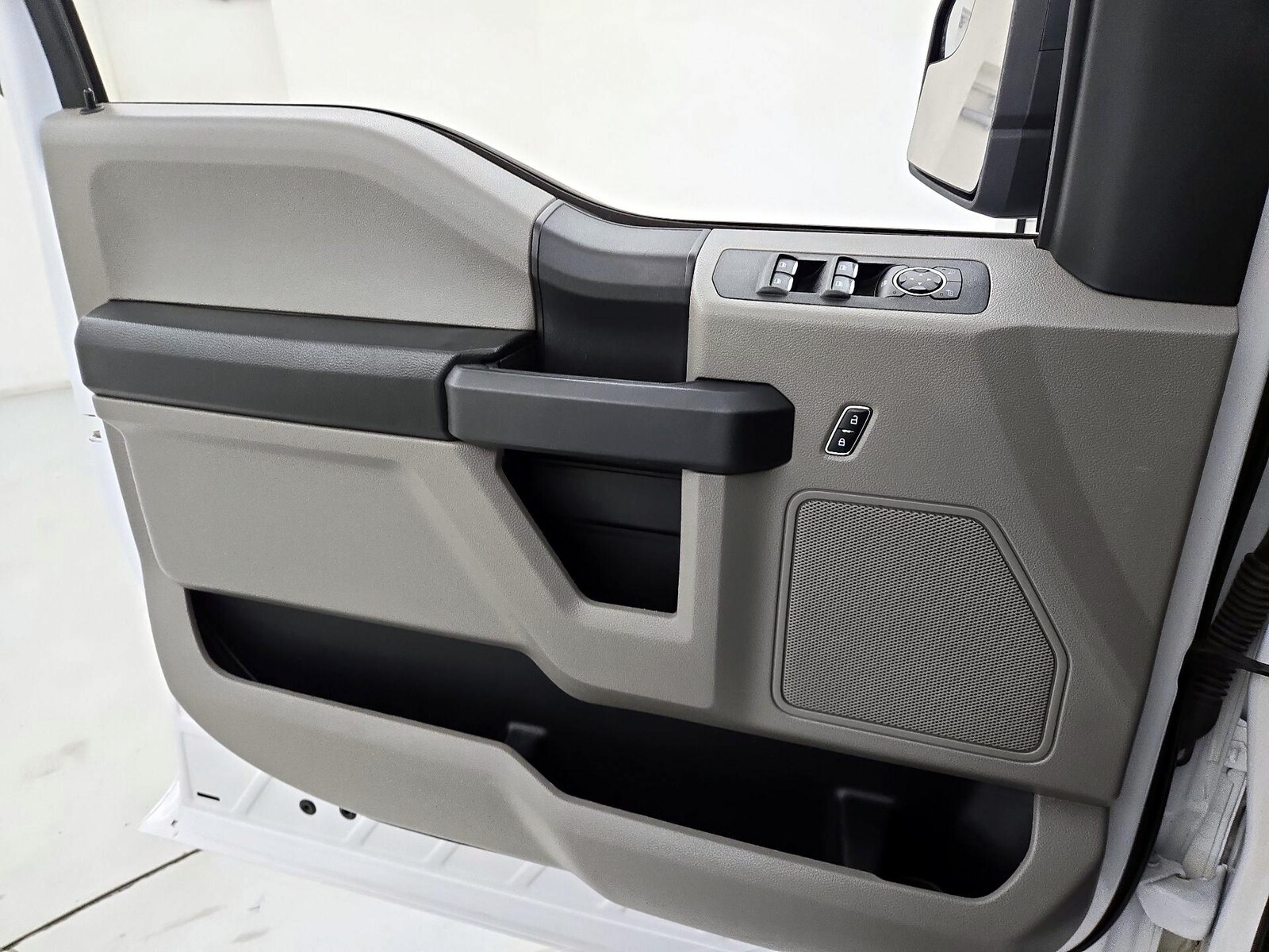 2020 Ford F-150 XL - Photo 11
