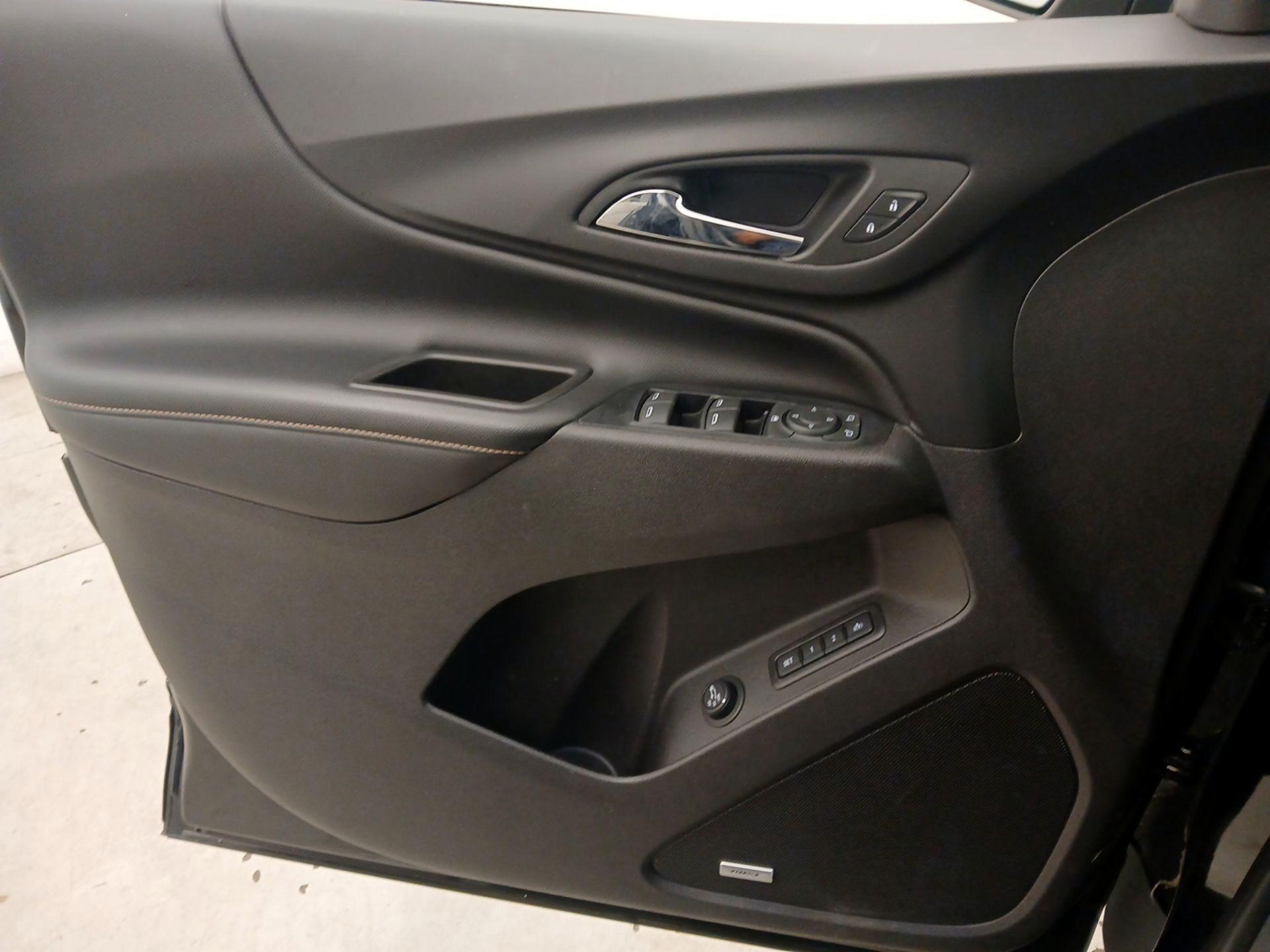 Thumbnail: 2019 Chevrolet Equinox - 12