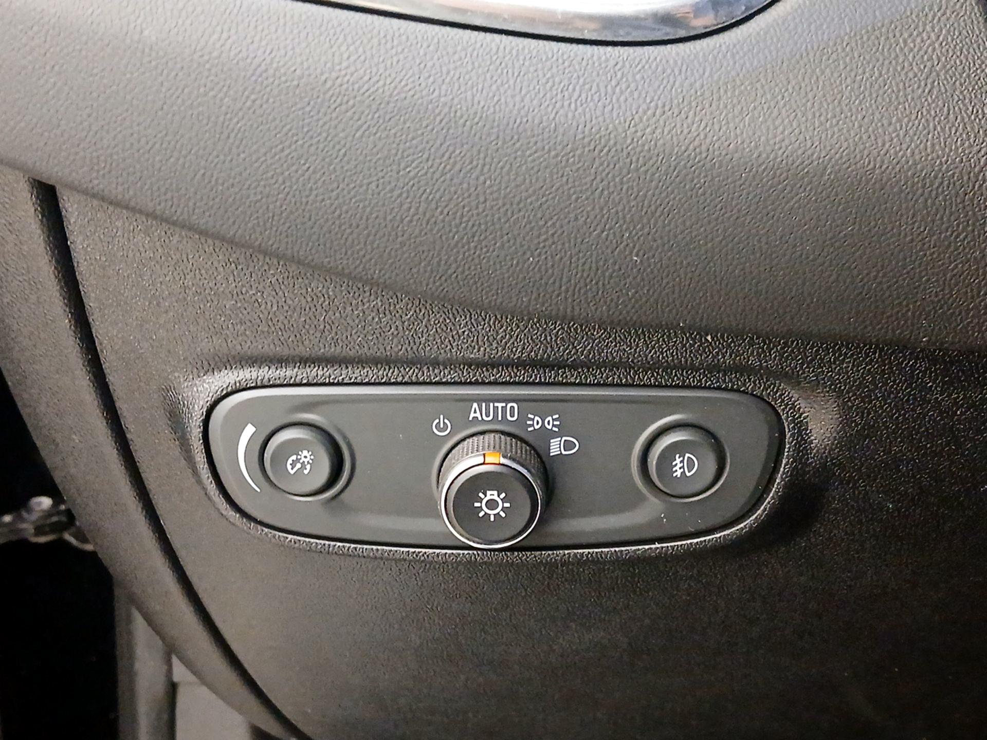 Thumbnail: 2019 Chevrolet Equinox - 13