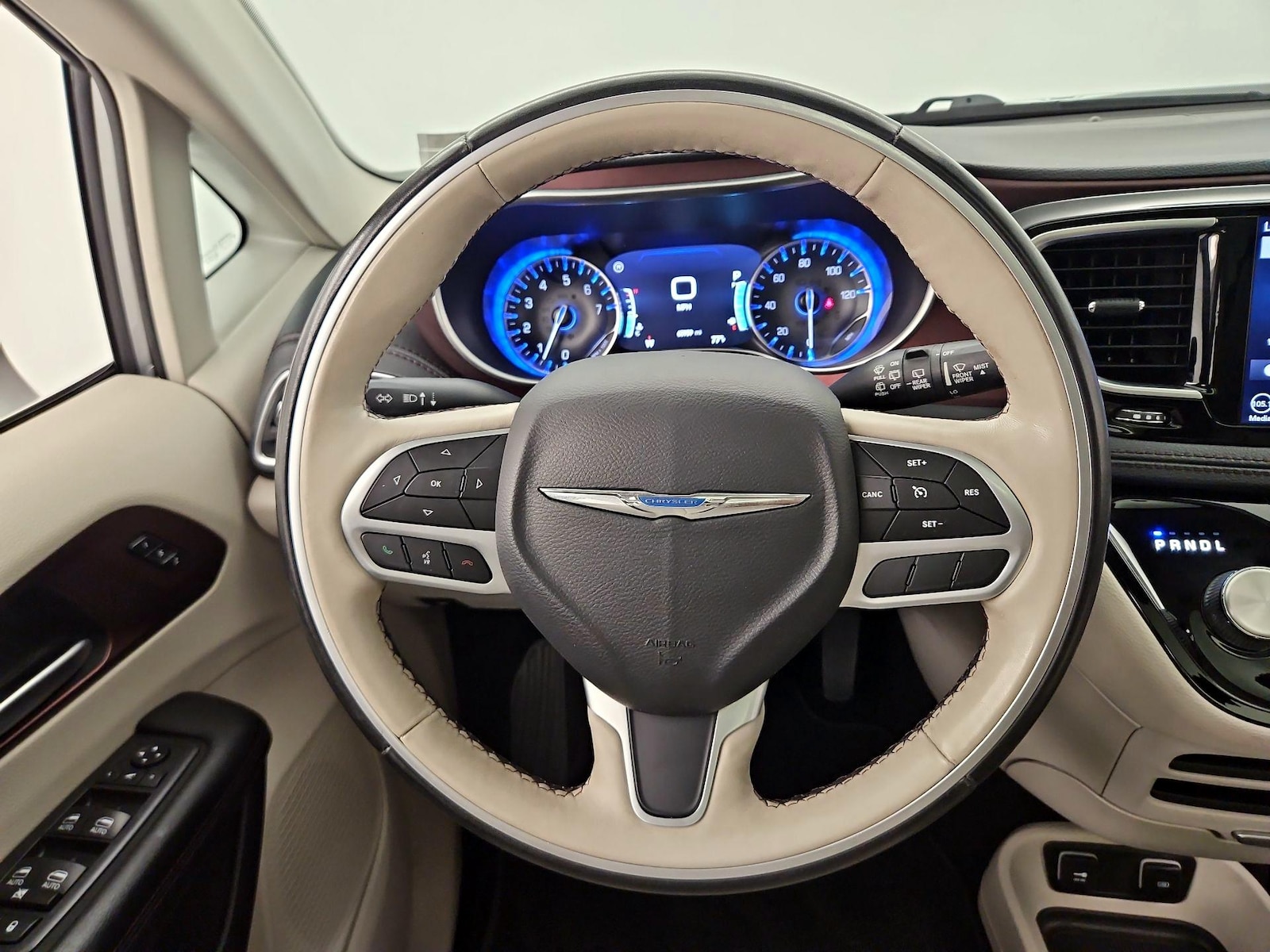 2020 Chrysler Pacifica Limited - Photo 11