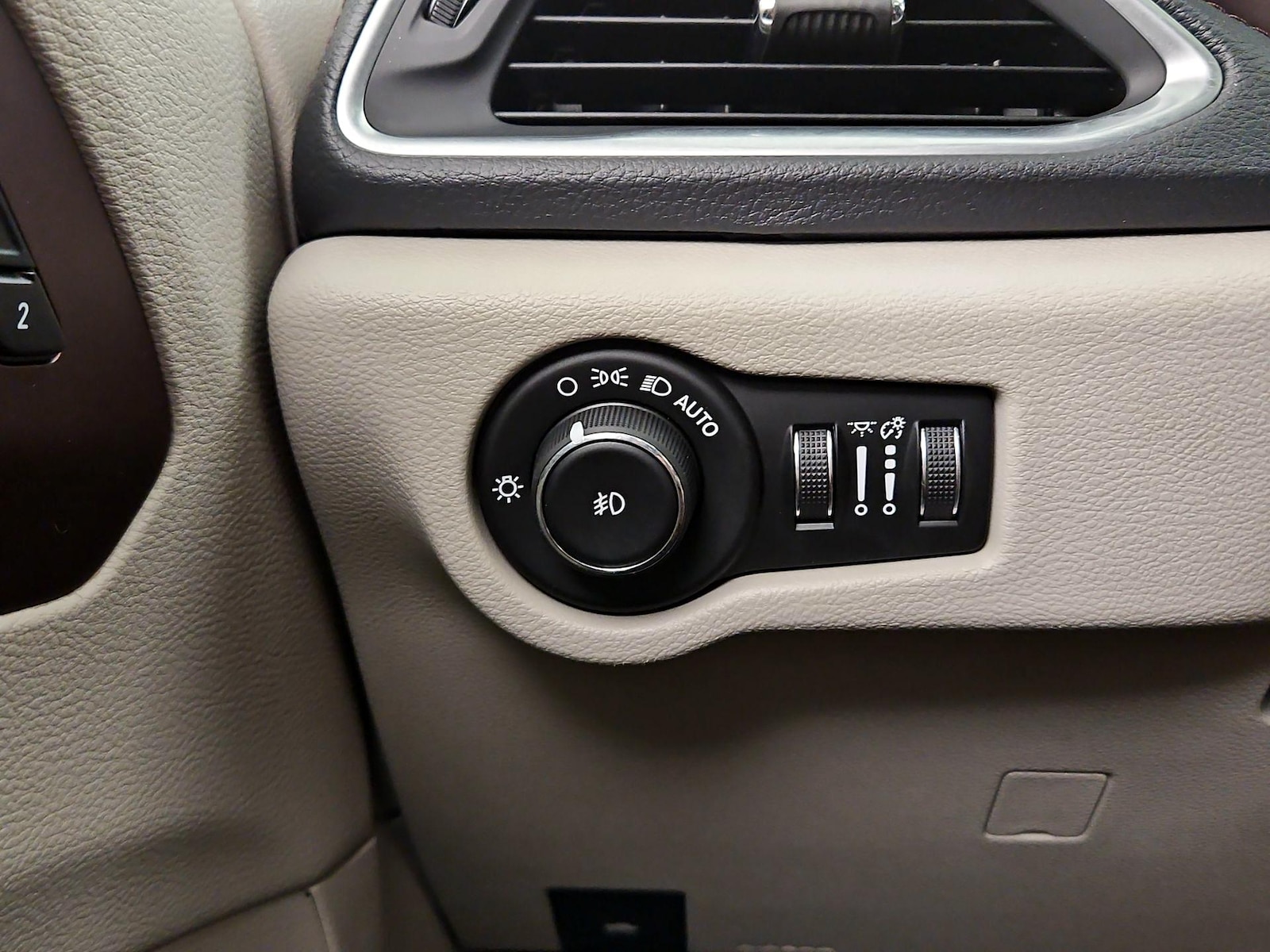 2020 Chrysler Pacifica Limited - Photo 14