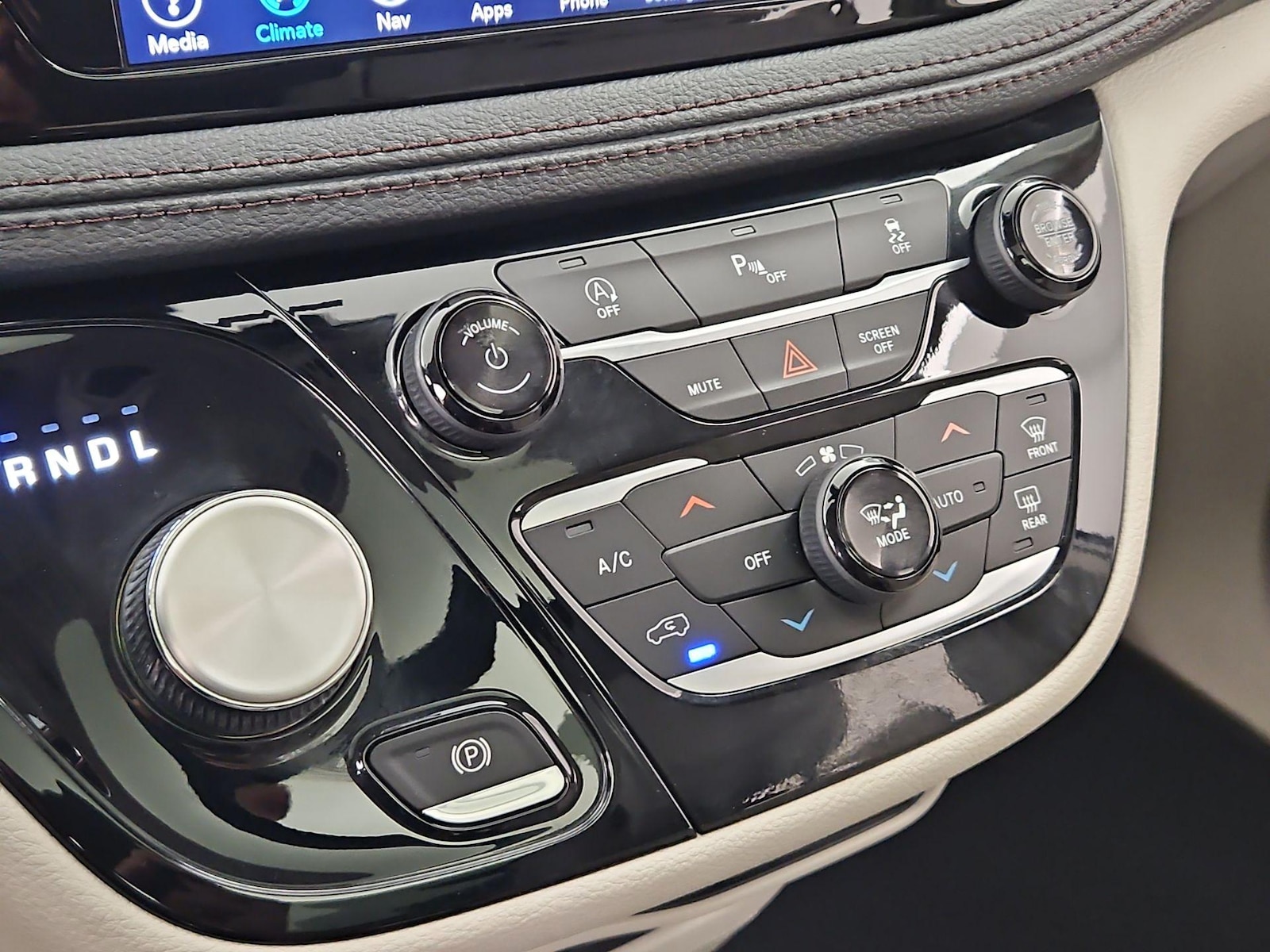 2020 Chrysler Pacifica Limited - Photo 18